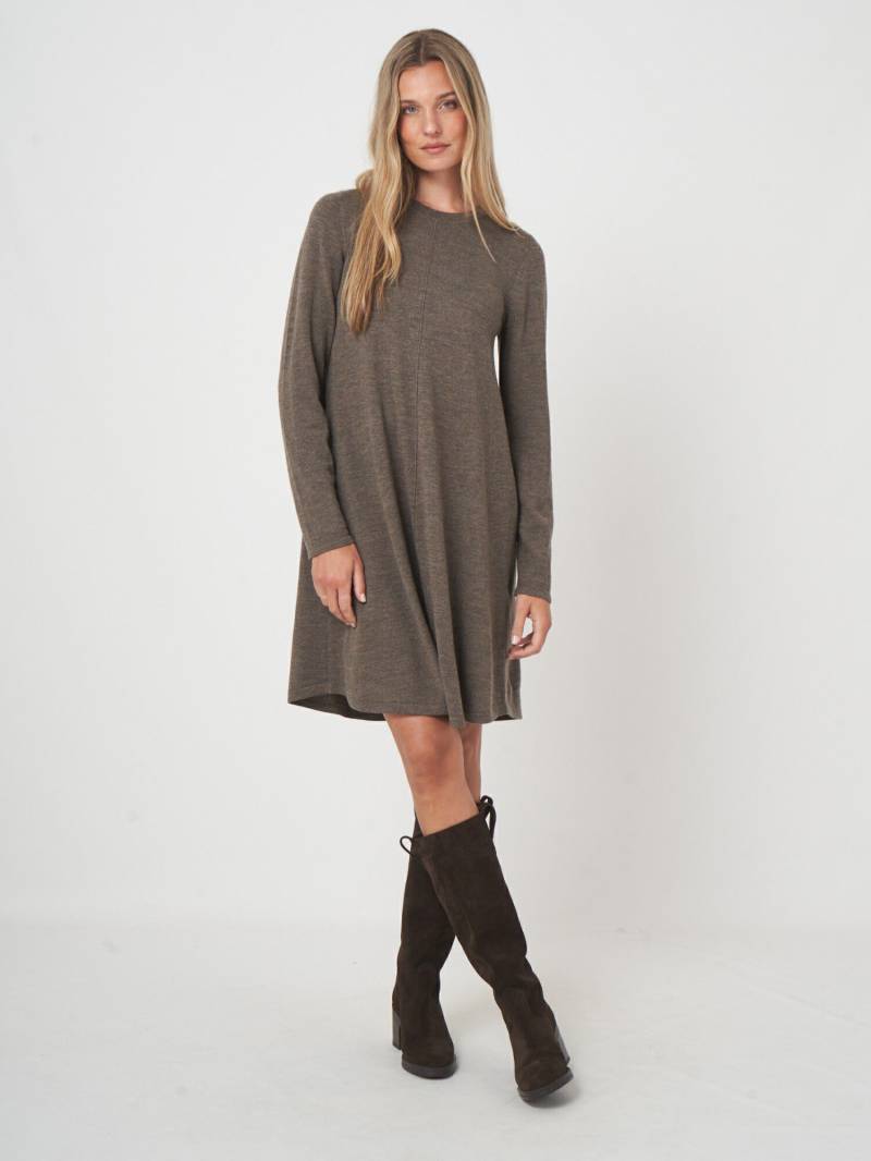 A-Linien-Strickkleid aus Merinowolle von REPEAT cashmere