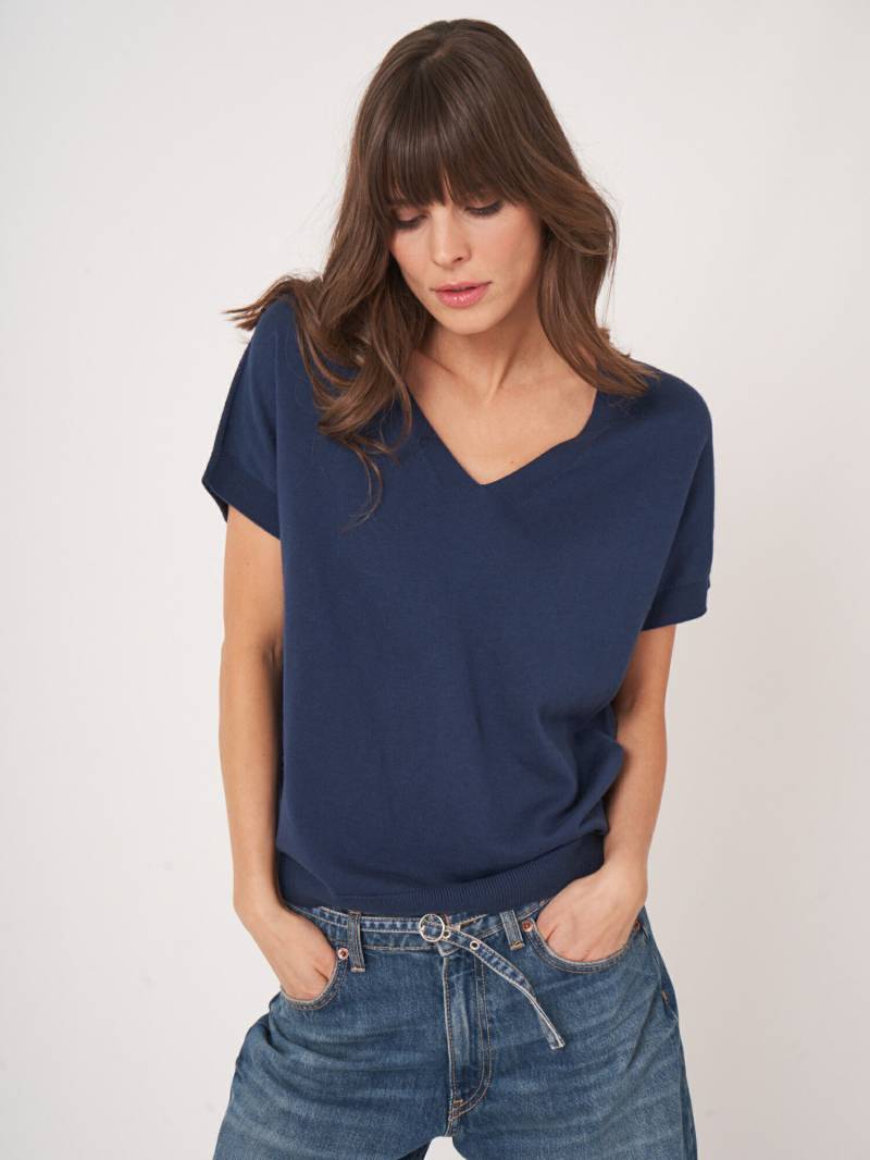 Ärmelloser Pullover im feinem Rippenstrick aus Kaschmir-Baumwollmischung von REPEAT cashmere