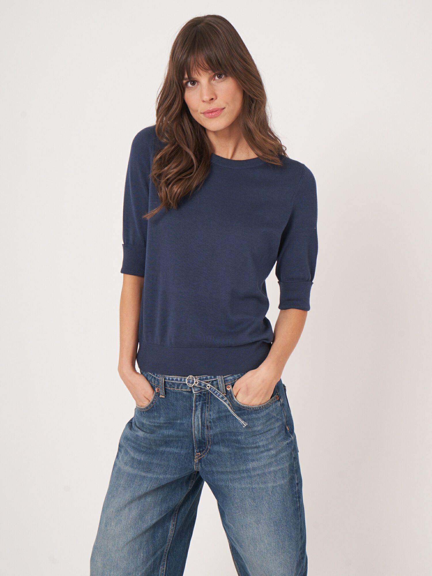 Basic Feinstrick-Pullover mit V-Ausschnitt aus Baumwollmischung von REPEAT cashmere