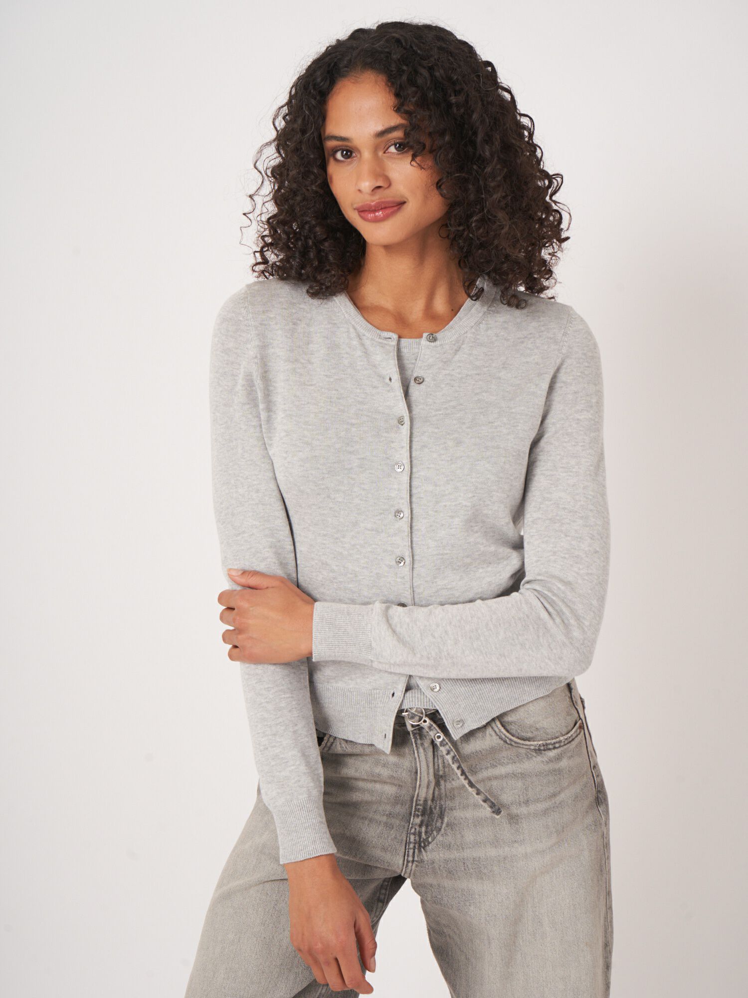Basic Feinstrick-Strickjacke aus Baumwollmischung von REPEAT cashmere