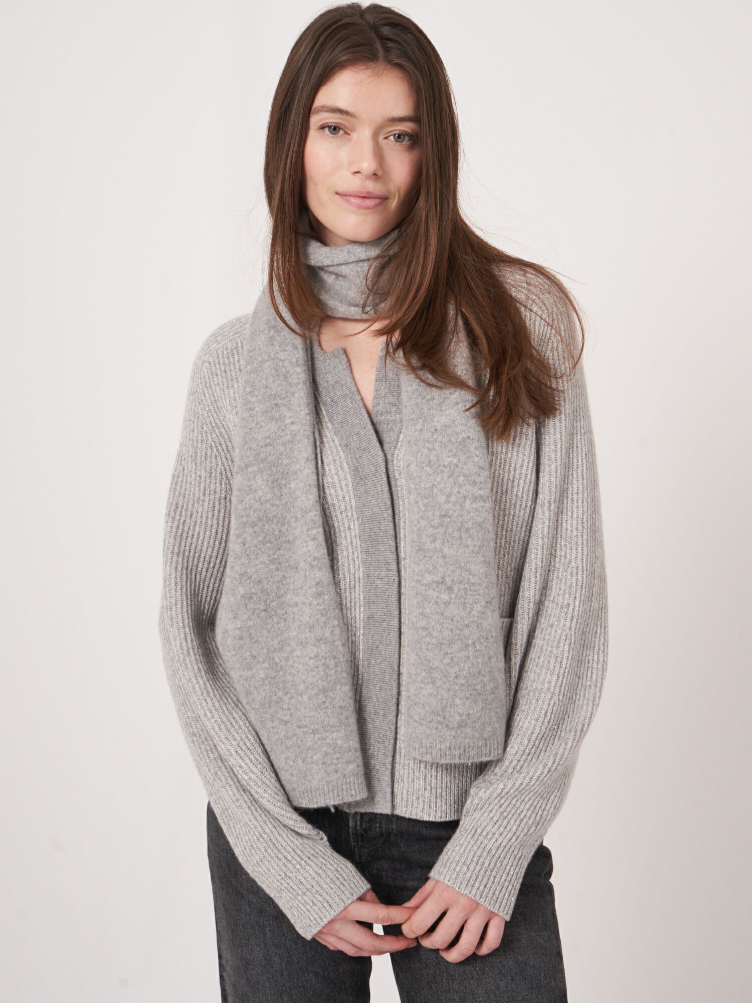 Basic-Feinstrickschal aus Bio-Kaschmir von REPEAT cashmere