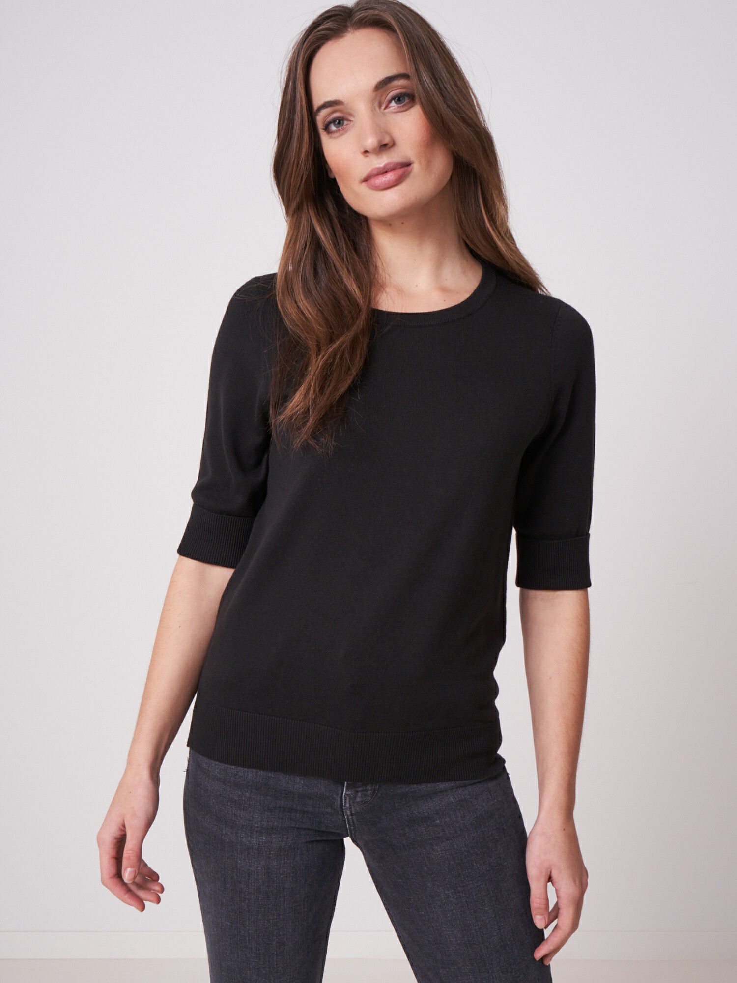 Basic-Kurzarm-Pullover aus Baumwollmischung von REPEAT cashmere