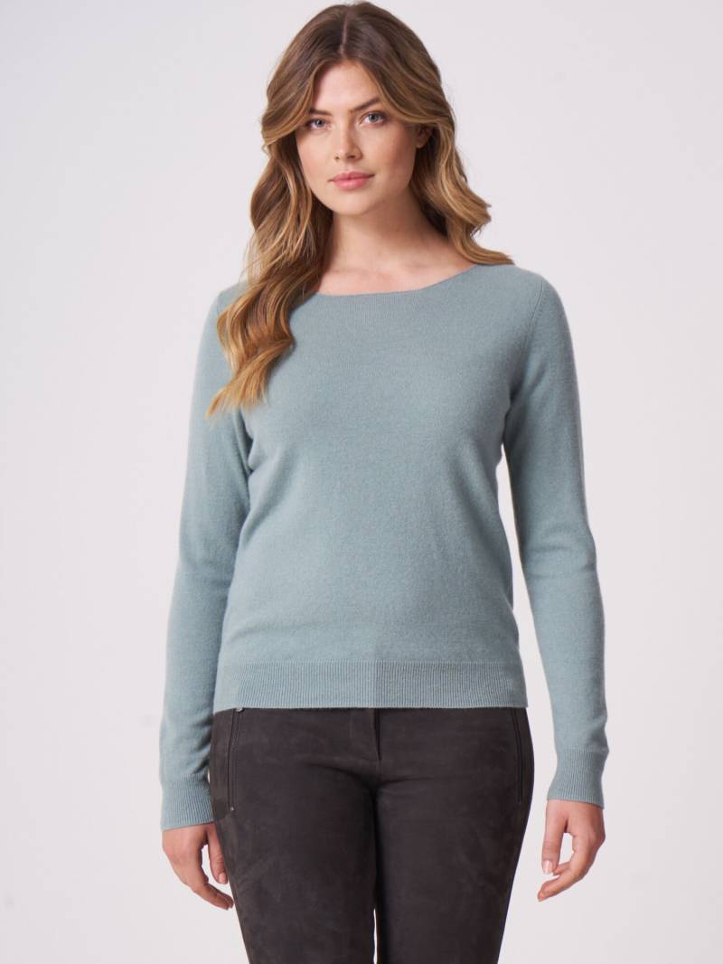 Basic Pullover mit U-Boot-Ausschnitt aus Bio-Kaschmir von REPEAT cashmere
