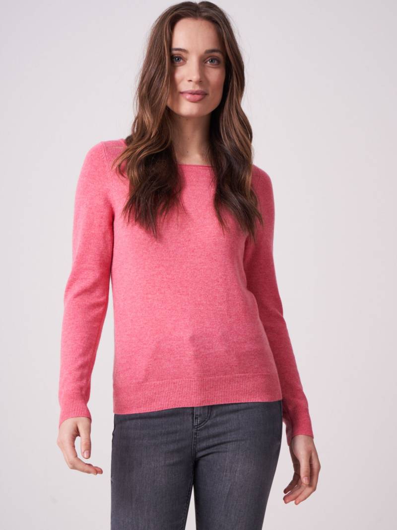 Basic Pullover mit U-Boot-Ausschnitt aus organischem Kaschmir von REPEAT cashmere