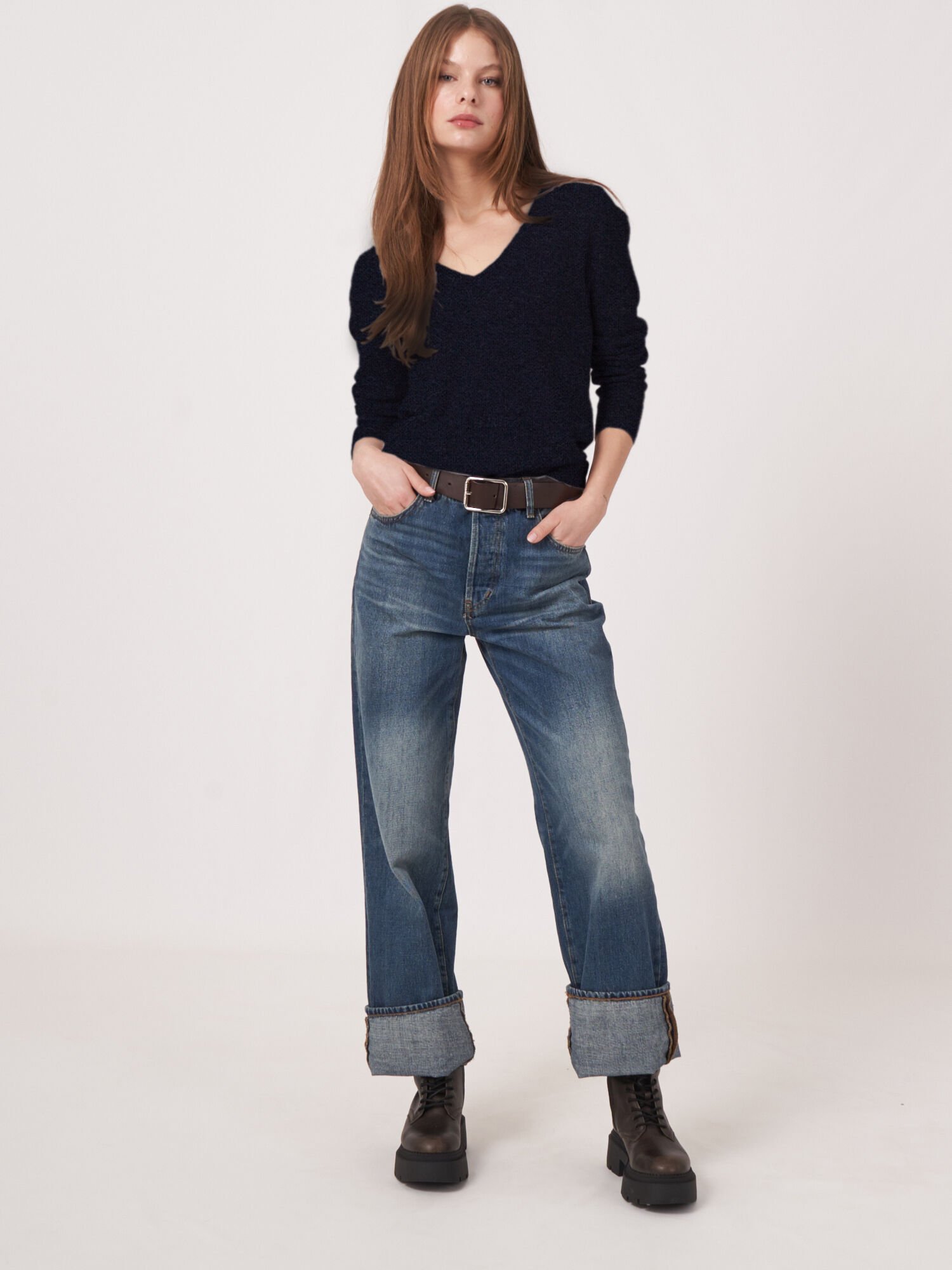 Basic-Pullover mit V-Ausschnitt aus Bio-Kaschmir von REPEAT cashmere