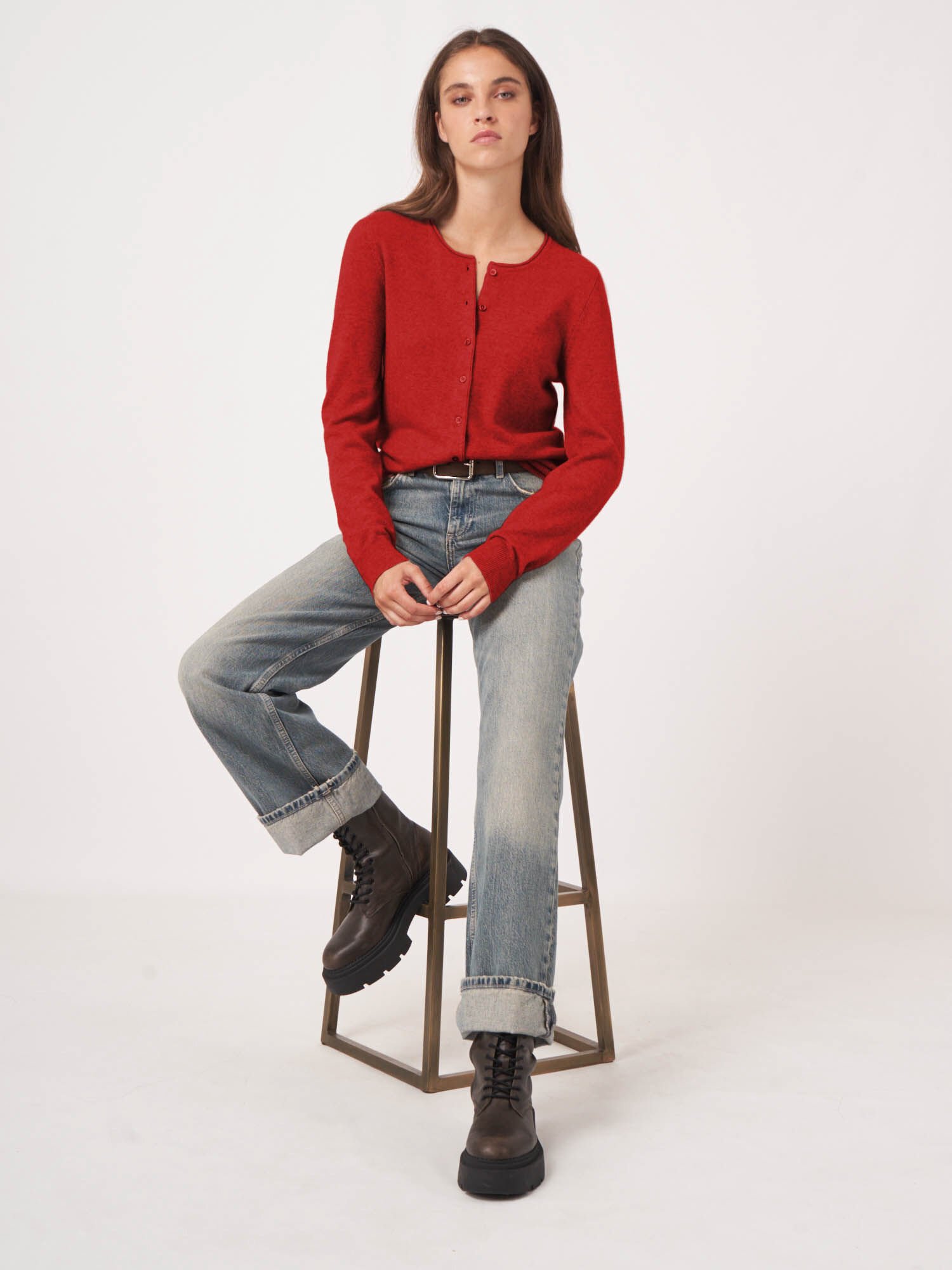 Basic Rundhals-Strickjacke aus Kaschmir-Woll-Mischung von REPEAT cashmere