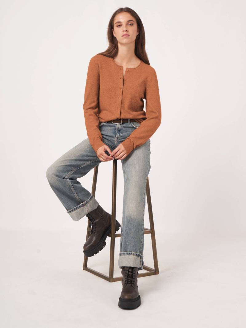 Basic Rundhals-Strickjacke aus Kaschmir-Woll-Mischung von REPEAT cashmere