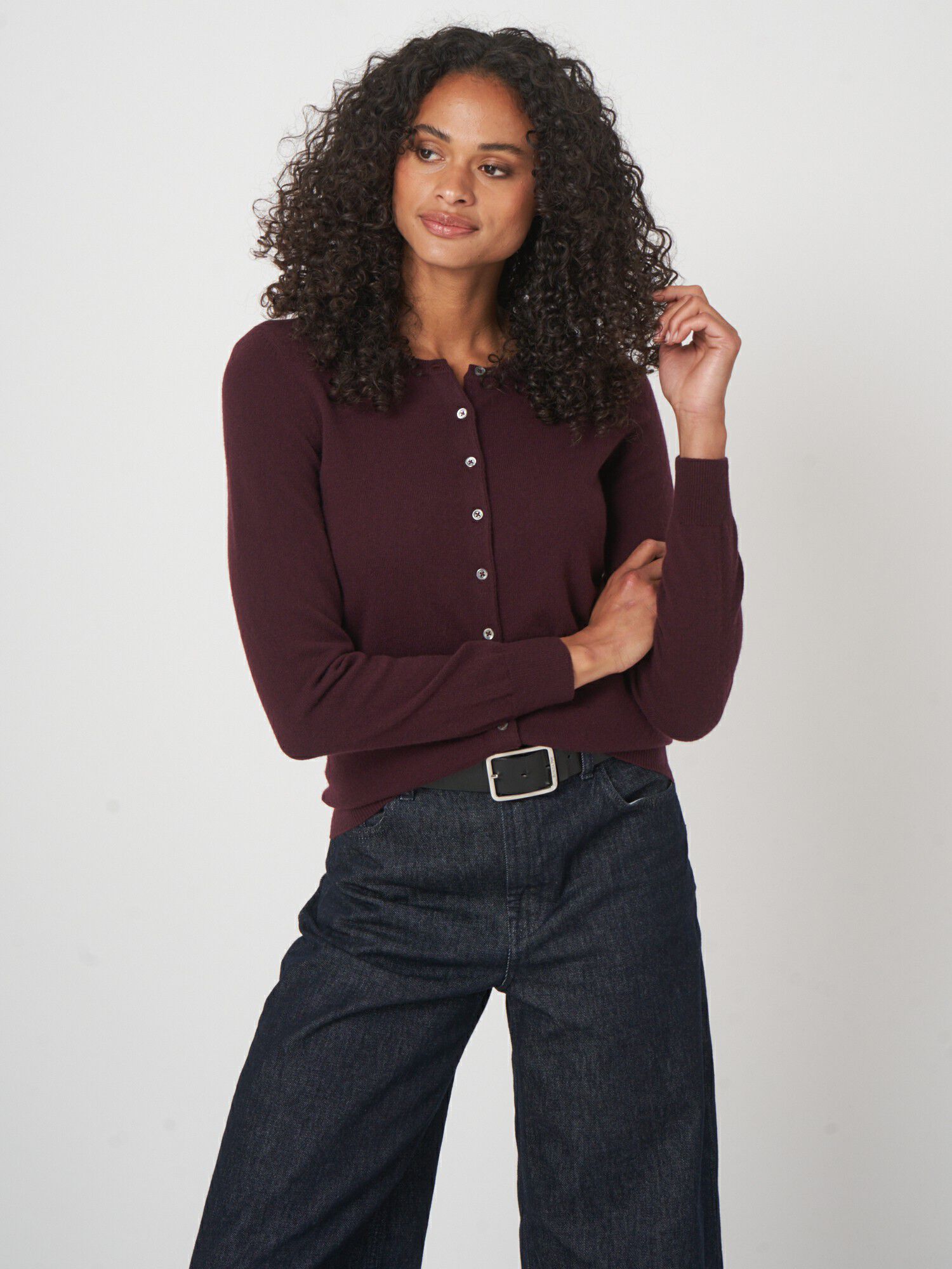 Basic-Strickjacke mit Rundhalsausschnitt aus Bio-Kaschmir von REPEAT cashmere