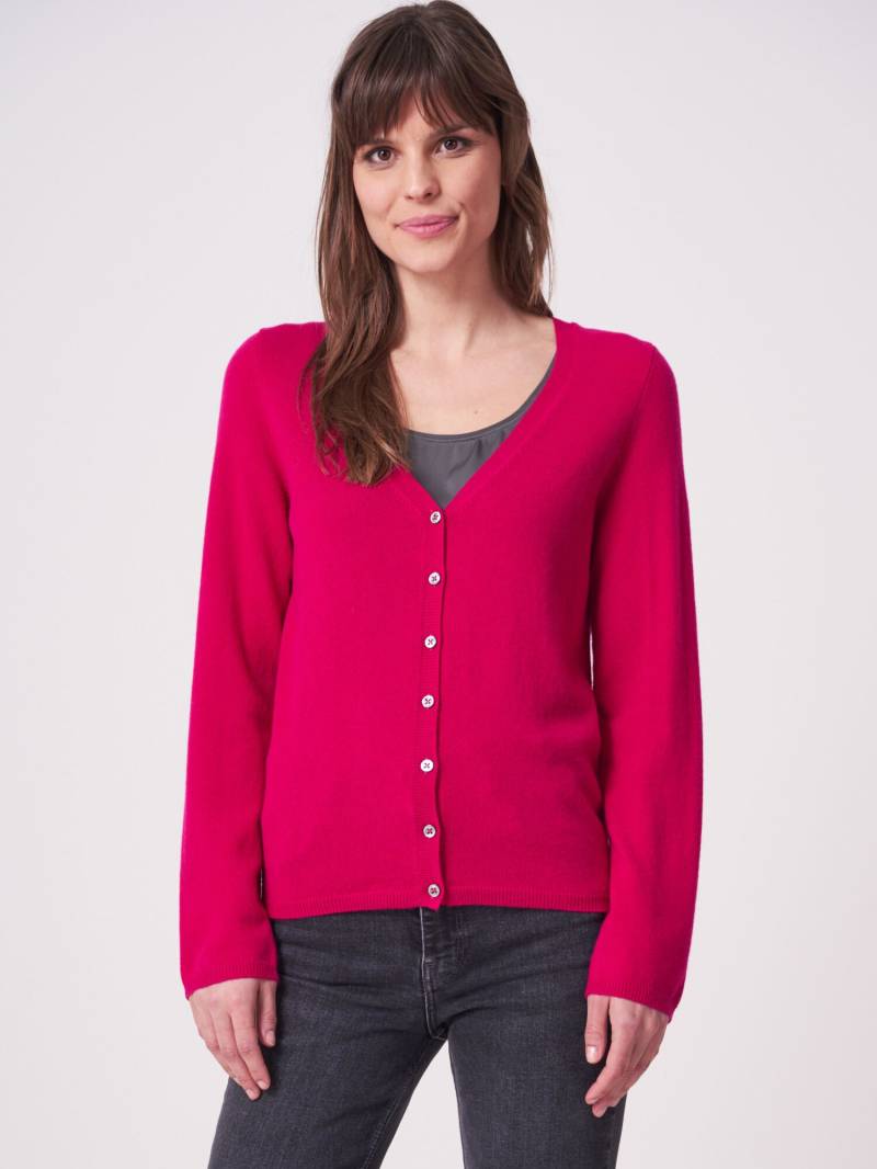 Basic Strickjacke mit V-Ausschnitt aus organischem Kaschmir von REPEAT cashmere