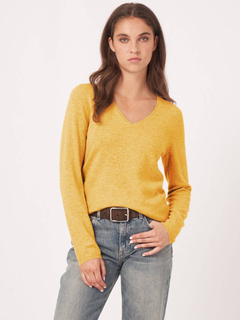 Basic V-Pullover aus Kaschmir-Woll-Mischung von REPEAT cashmere