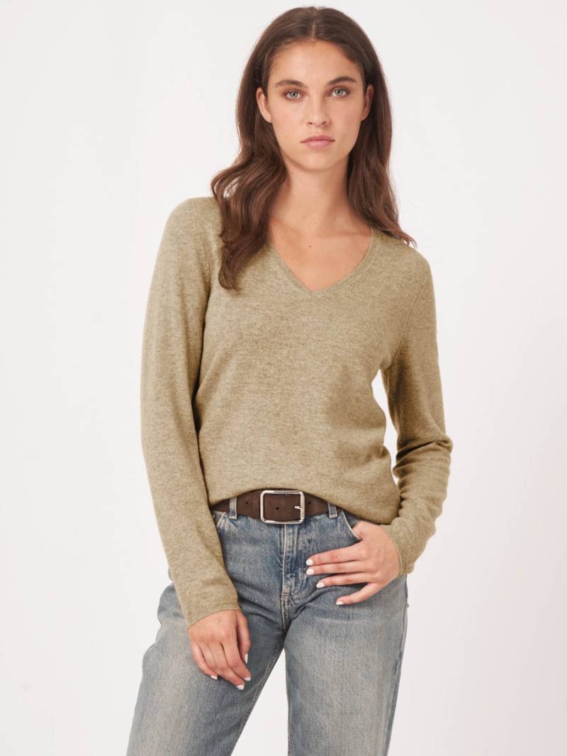 Basic V-Pullover aus Kaschmir-Woll-Mischung von REPEAT cashmere