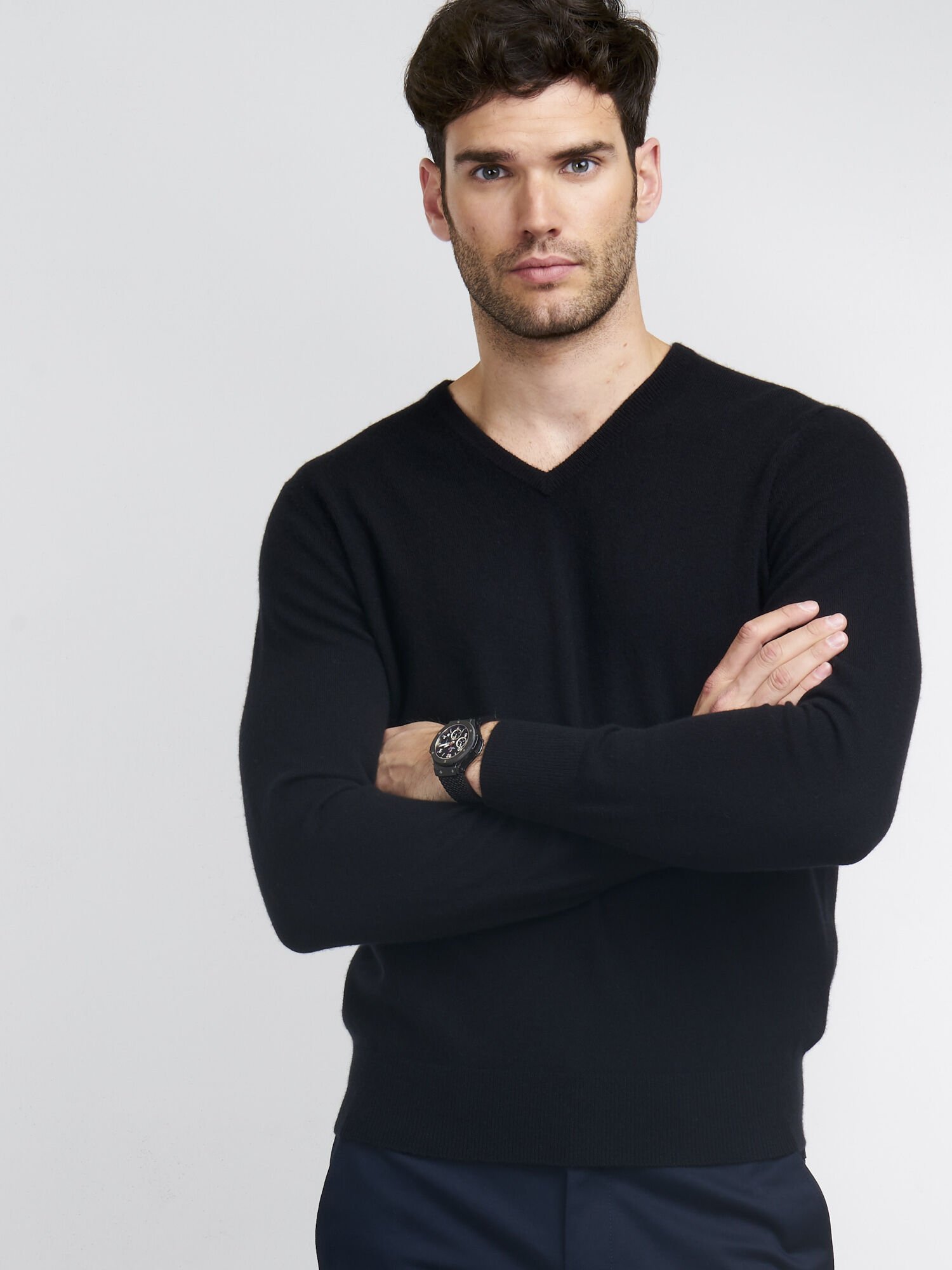 Basic V-Pullover aus Kaschmir von REPEAT cashmere