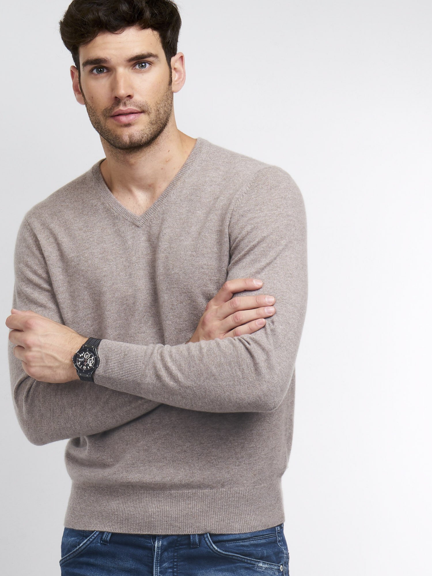 Basic V-Pullover aus Kaschmir von REPEAT cashmere