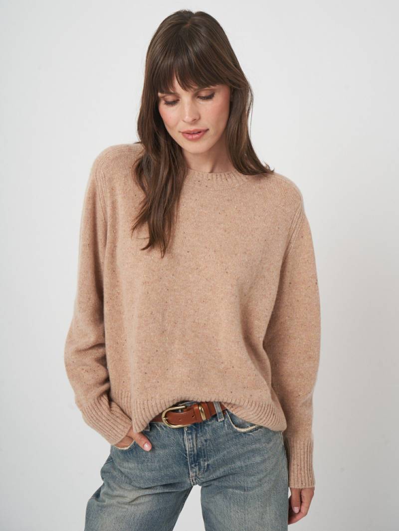 Bio-Kaschmir-Pullover mit Tweedgarn von REPEAT cashmere