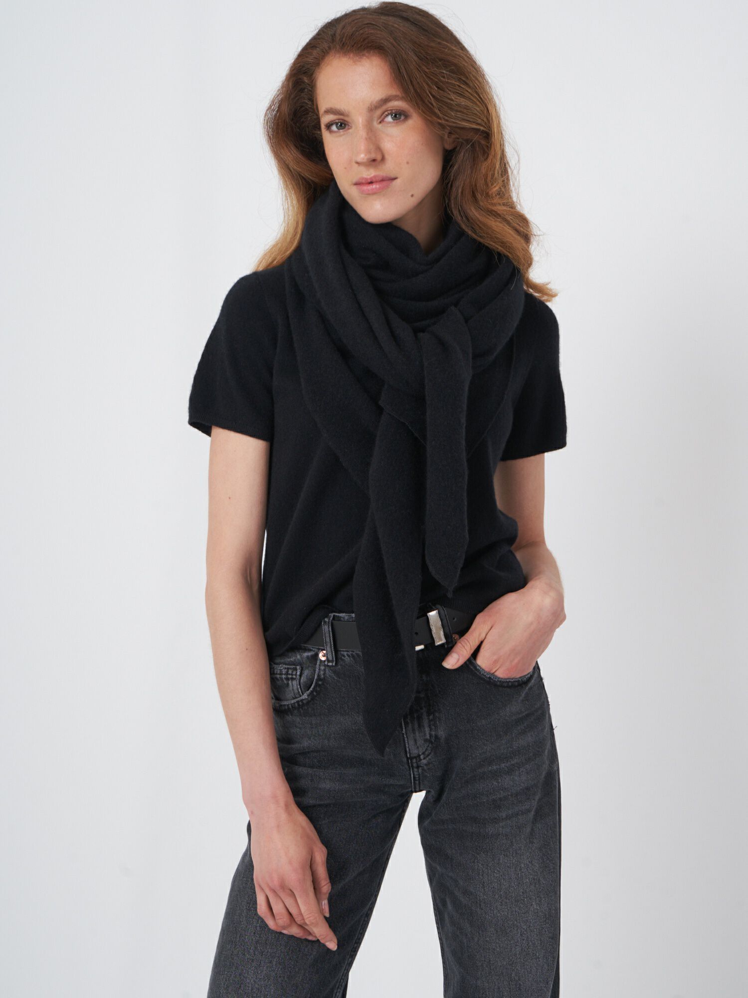 Dreieckiger Schal aus Bio-Kaschmir von REPEAT cashmere