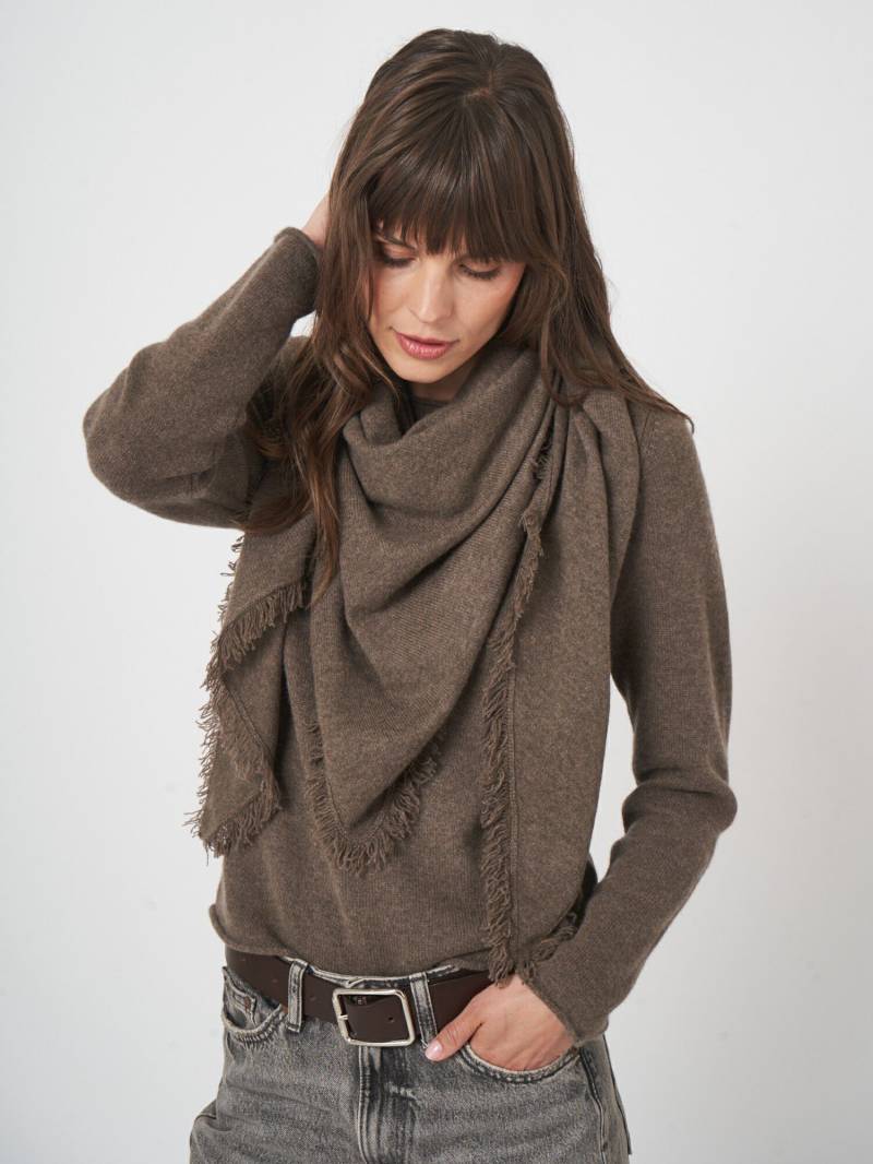 Dreieckstuch mit Fransenkante aus Bio-Kaschmir von REPEAT cashmere