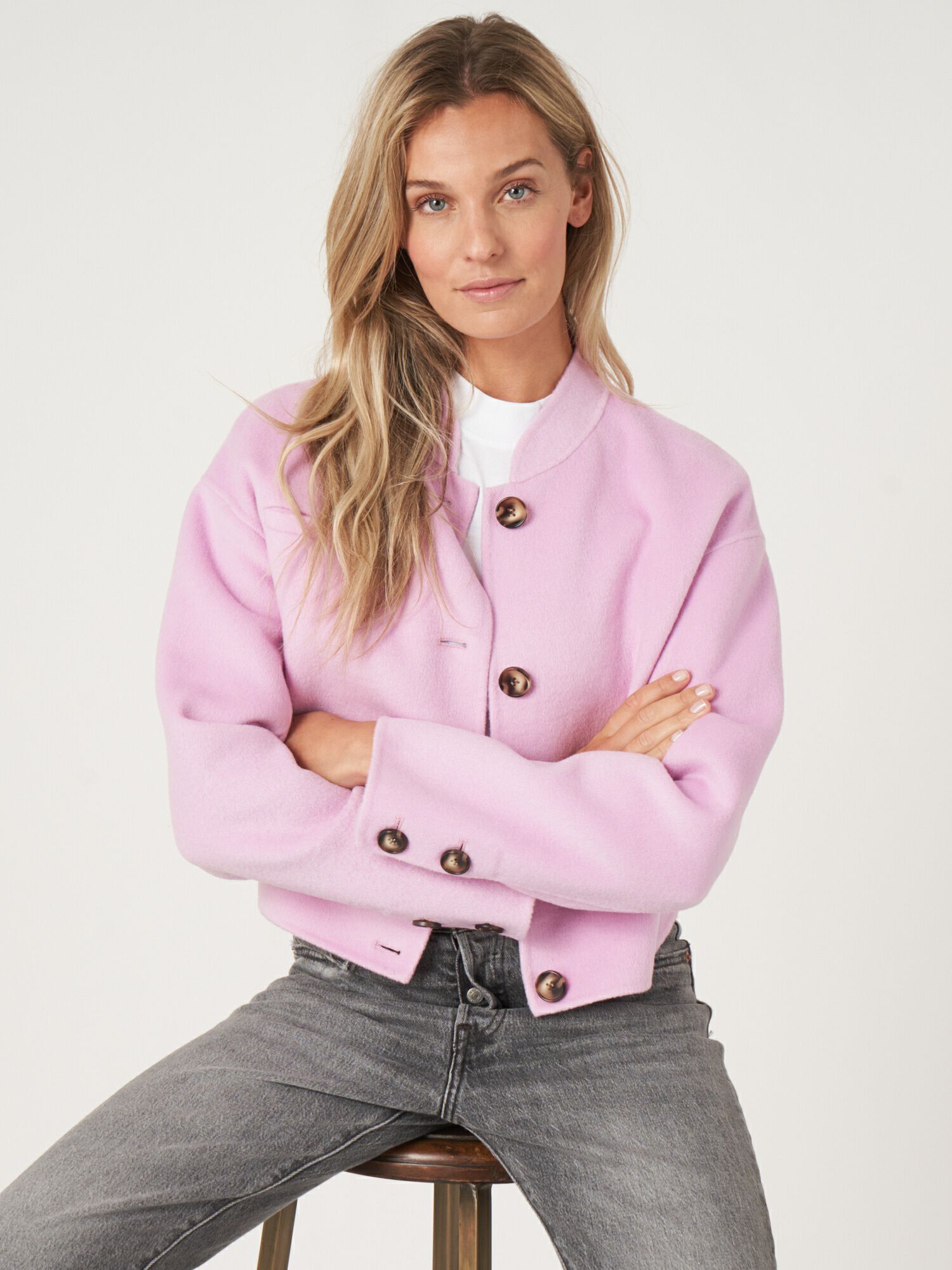 Gekürzte Jacke aus Wollgemisch von REPEAT cashmere