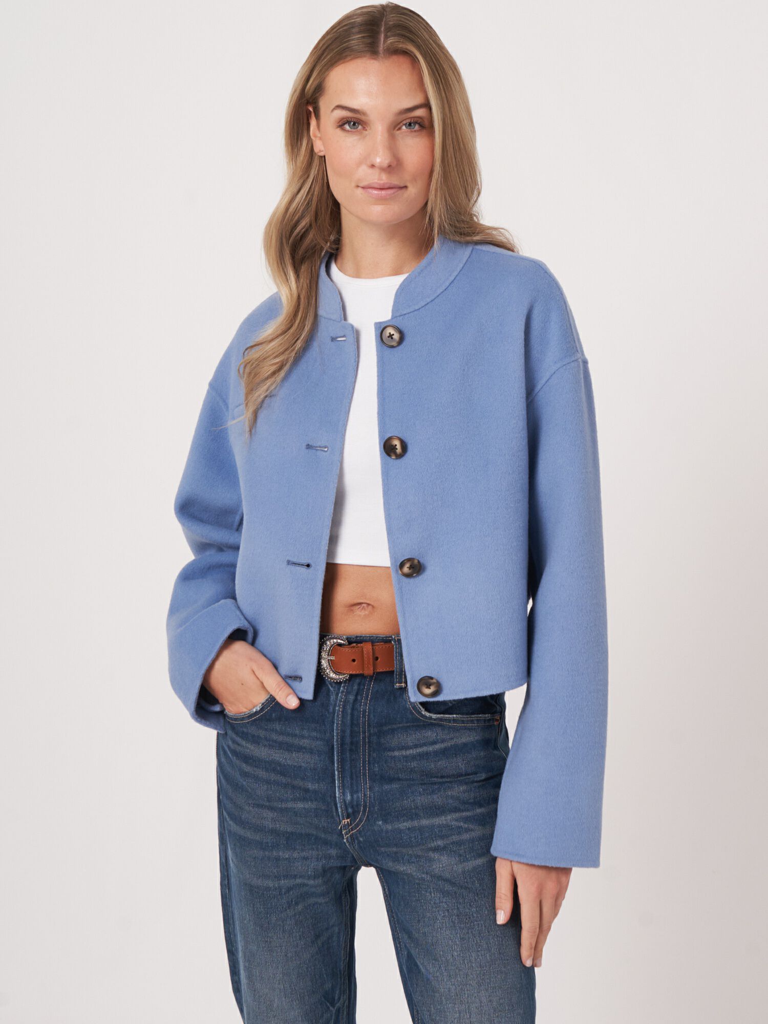 Gekürzte Jacke aus Wollgemisch von REPEAT cashmere