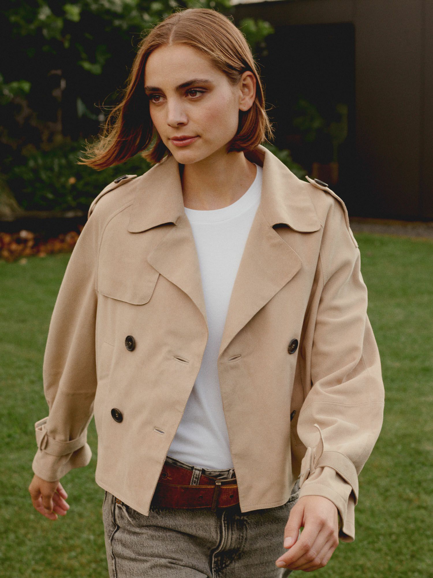 Gekürzter Trenchcoat aus Wildleder von REPEAT cashmere