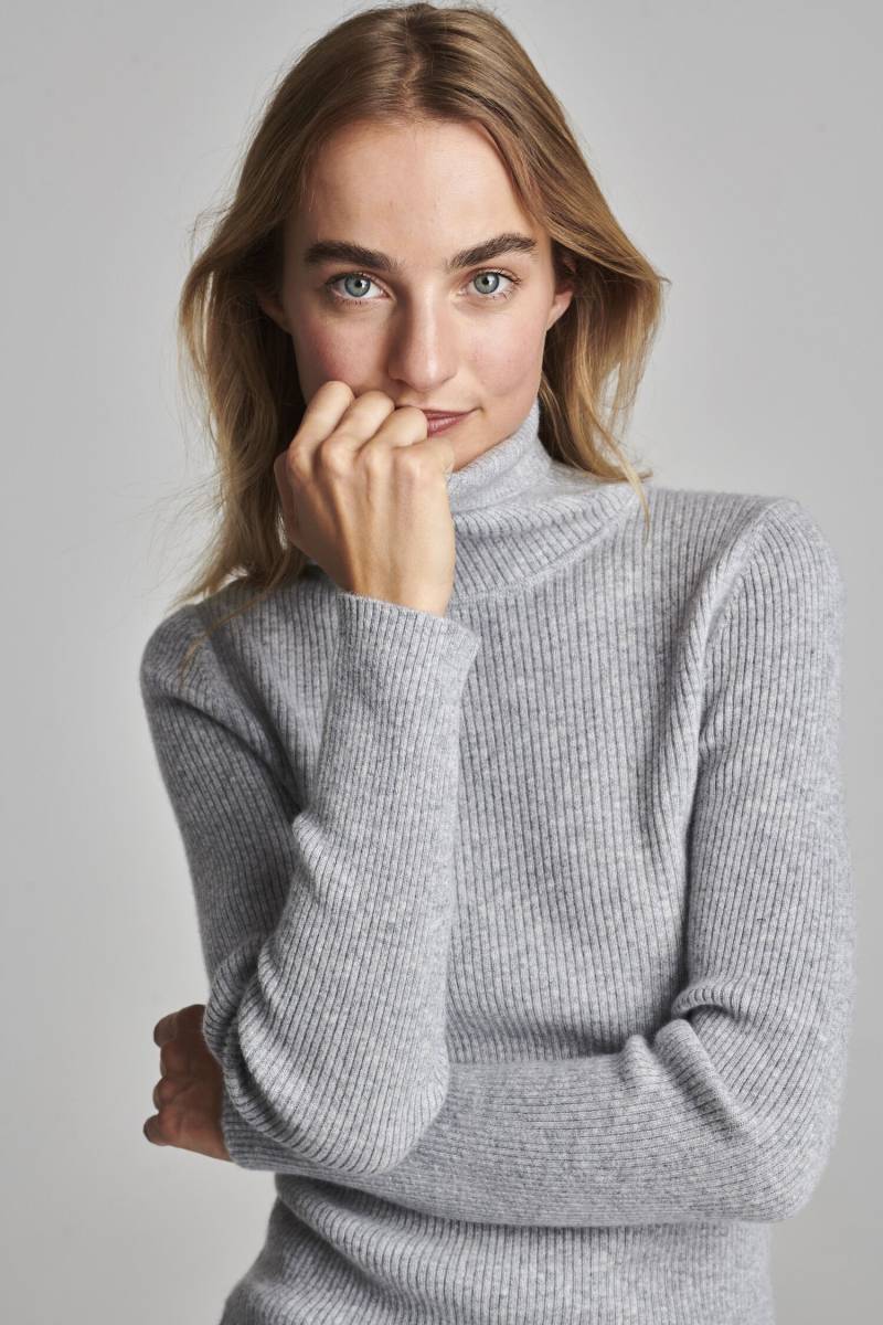 Gerippter Kaschmir-Rollkragenpullover von REPEAT cashmere