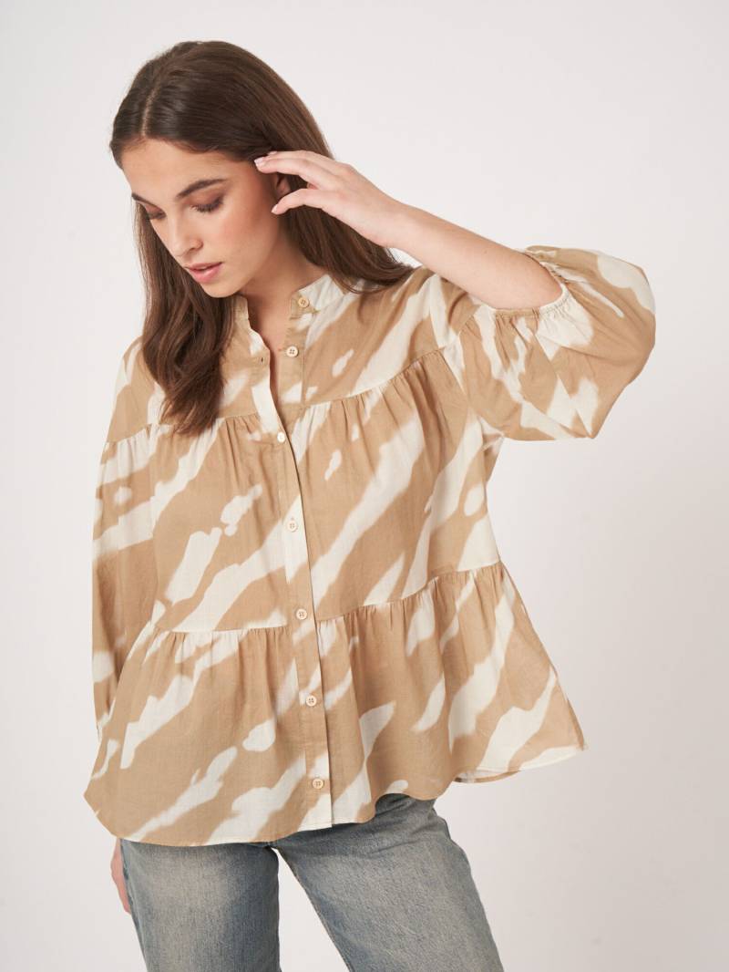 Gestufte Bluse mit Tierdruck von REPEAT cashmere