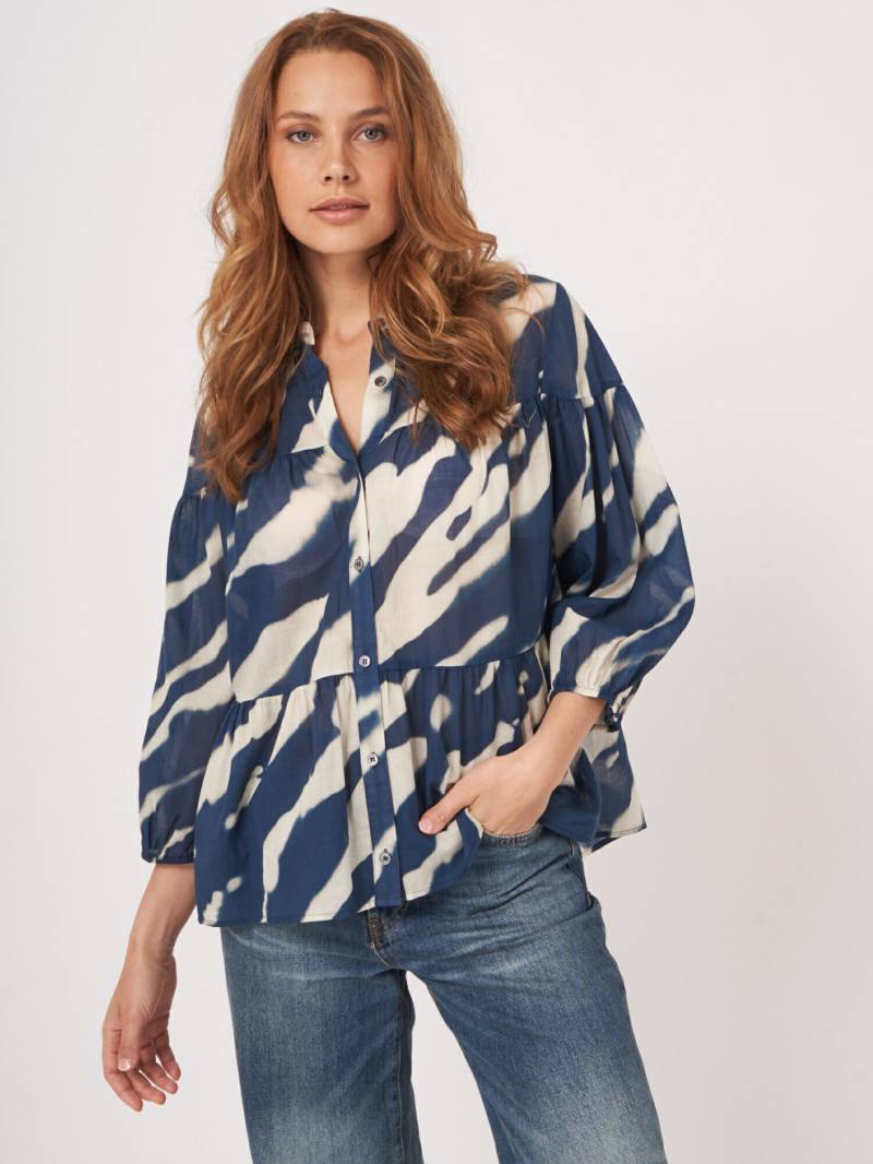 Gestufte Bluse mit Tierdruck von REPEAT cashmere