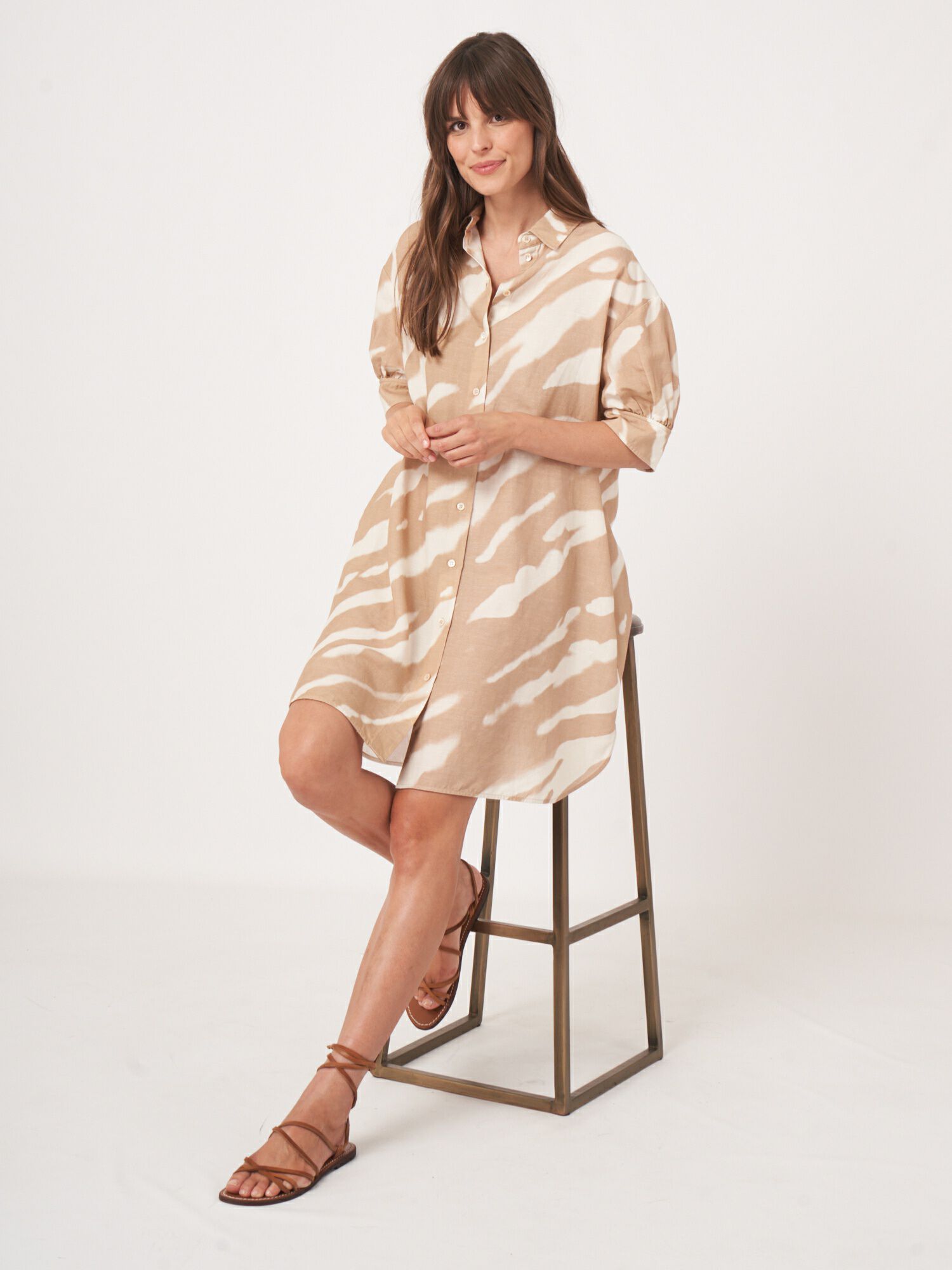 Hemdkleid mit Tierdruck aus Leinenmischung von REPEAT cashmere