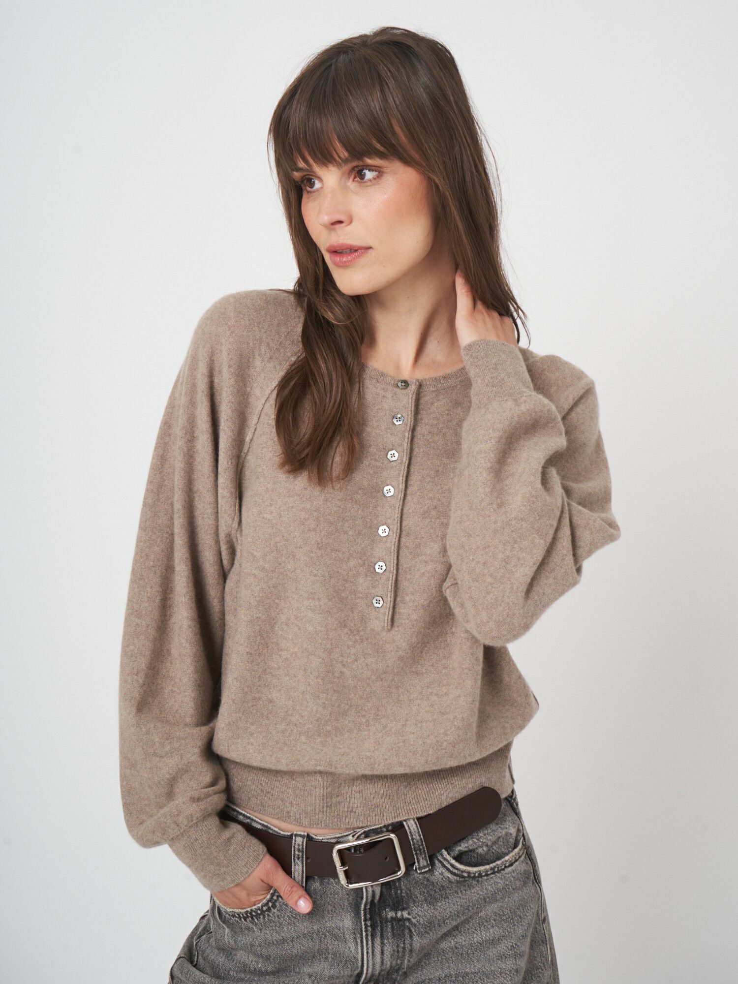 Henley-Pullover aus gewalktem Bio-Kaschmir von REPEAT cashmere