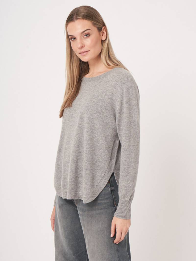 Kaschmirpullover mit Rundsaum und U-Boot-Ausschnitt von REPEAT cashmere