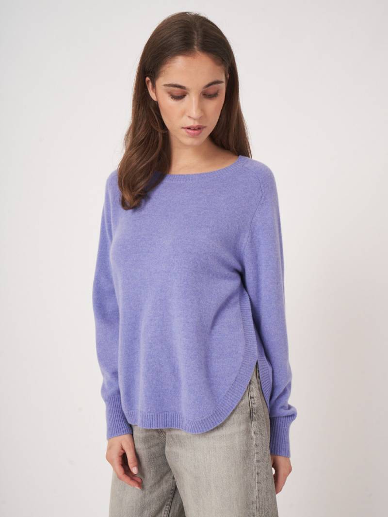 Kaschmirpullover mit rundem Saum und U-Boot-Ausschnitt von REPEAT cashmere