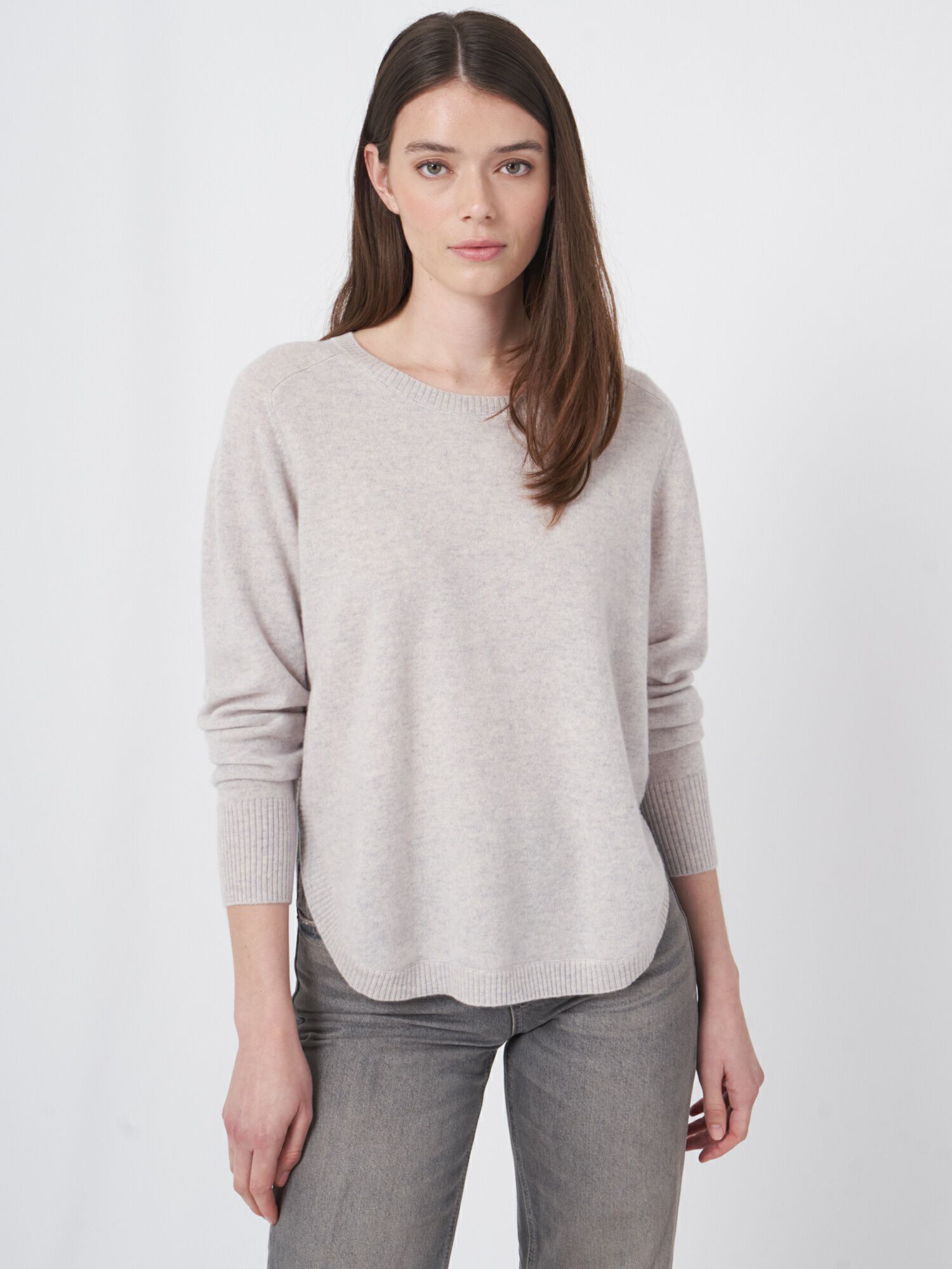 Kaschmirpullover mit rundem Saum und U-Boot-Ausschnitt von REPEAT cashmere