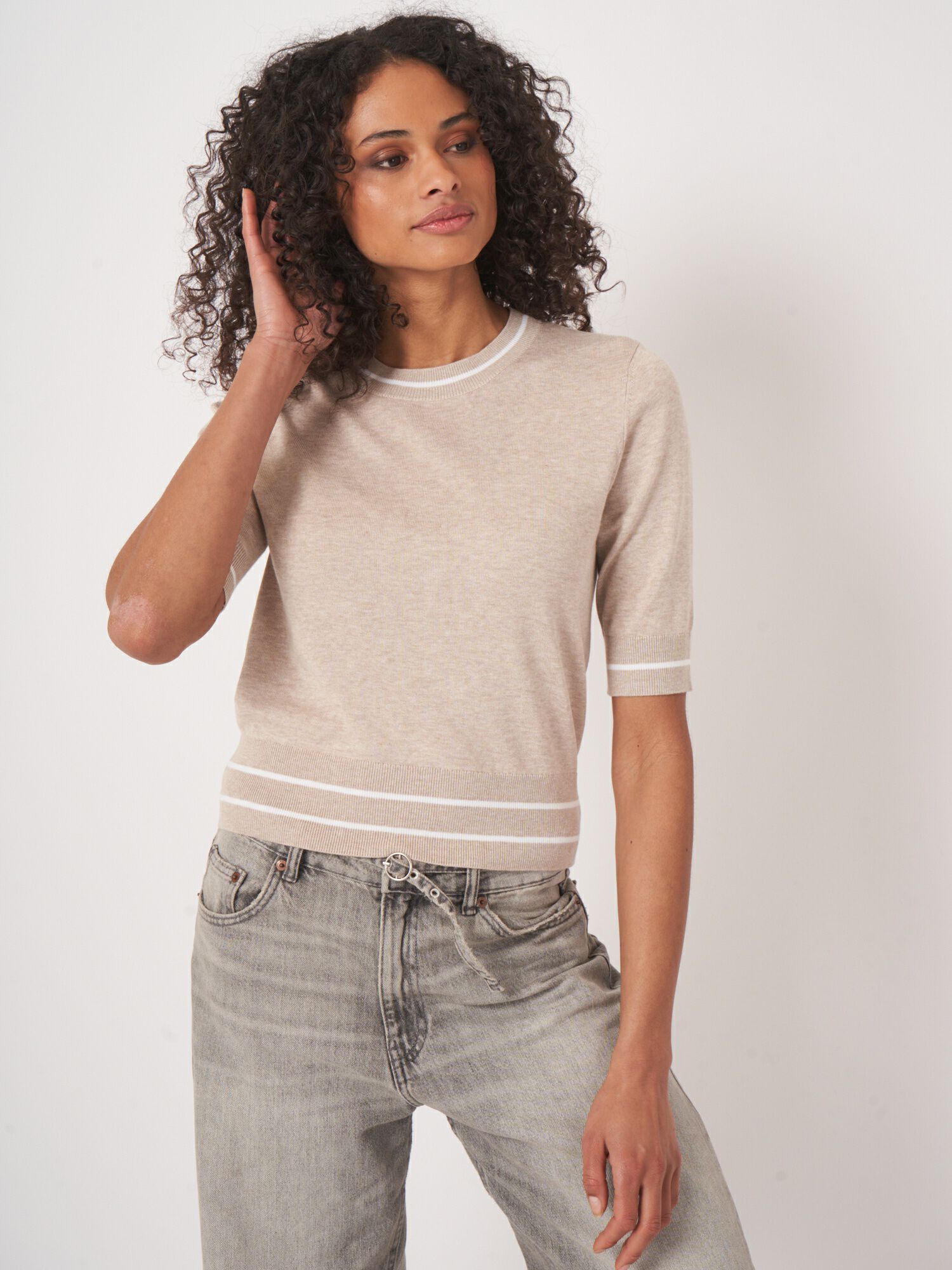 Kurzärmeliger Pullover mit Streifen-Detail aus Baumwollmischung von REPEAT cashmere