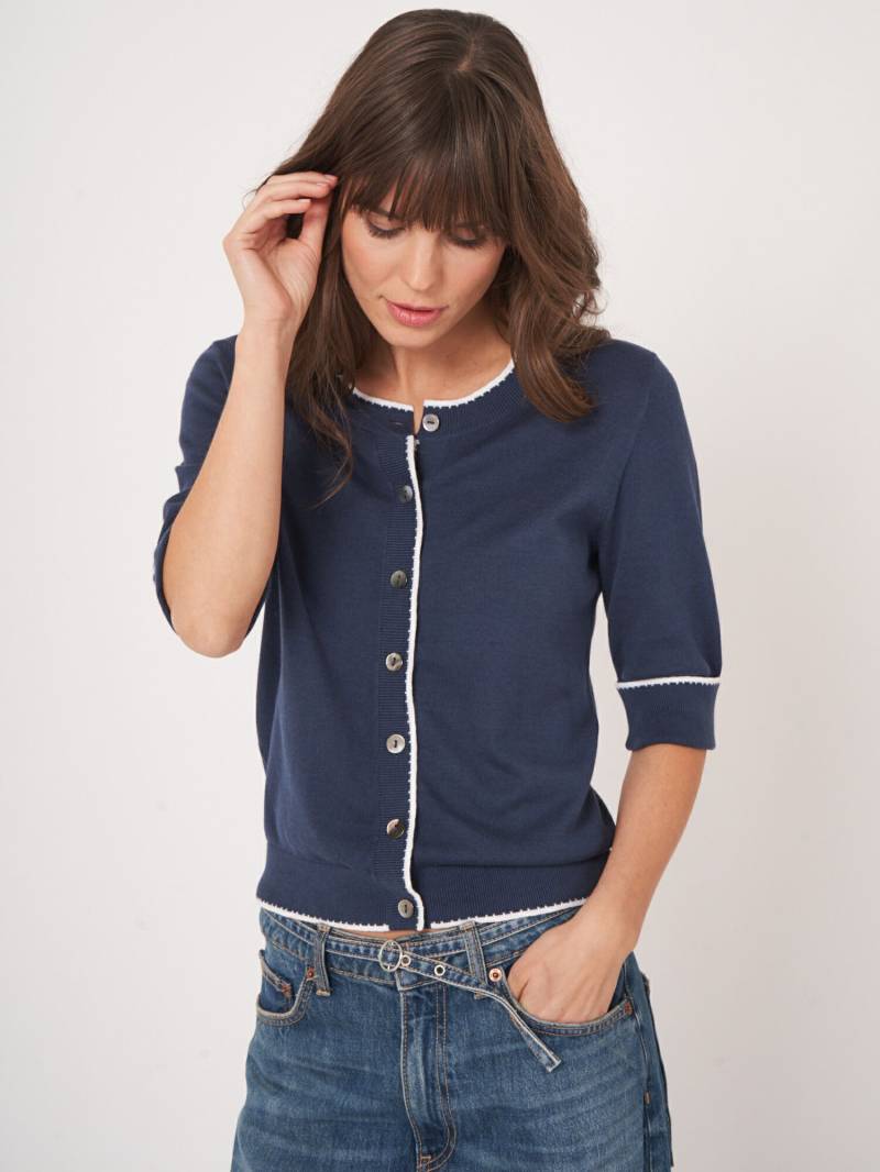 Kurzarm-Cardigan mit Kontrastnähten von REPEAT cashmere