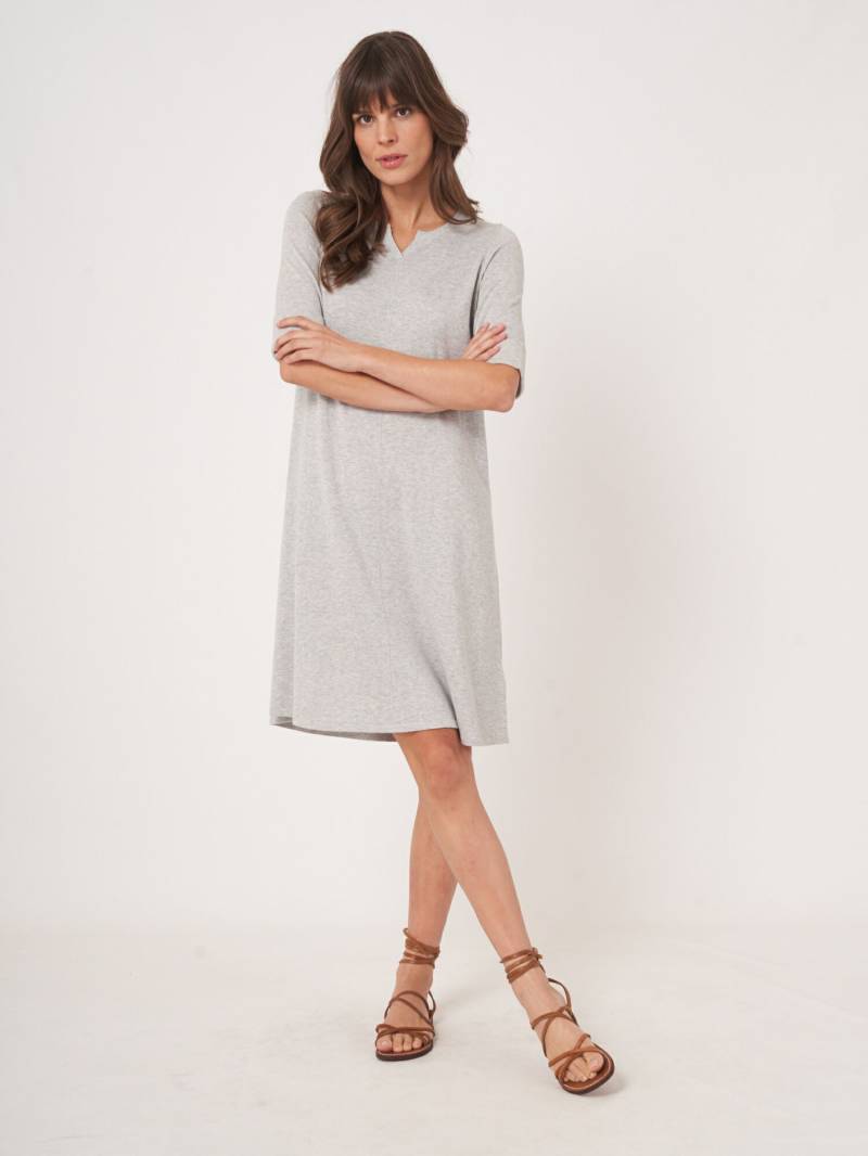 Kurzarm Feinstrickkleid aus Baumwollmischung von REPEAT cashmere