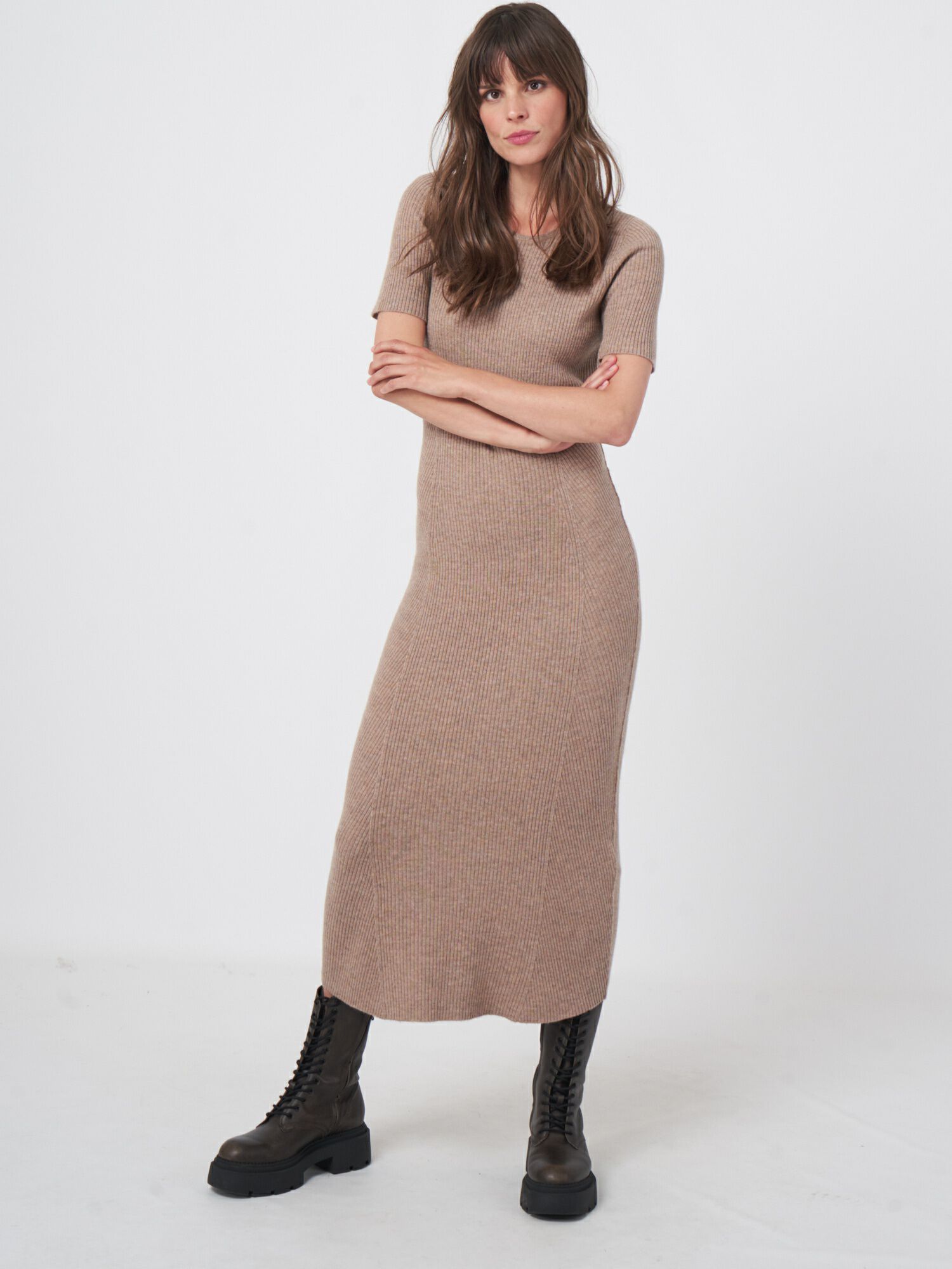 Kurzarm-Rippstrickkleid aus Kaschmir-Mischung von REPEAT cashmere