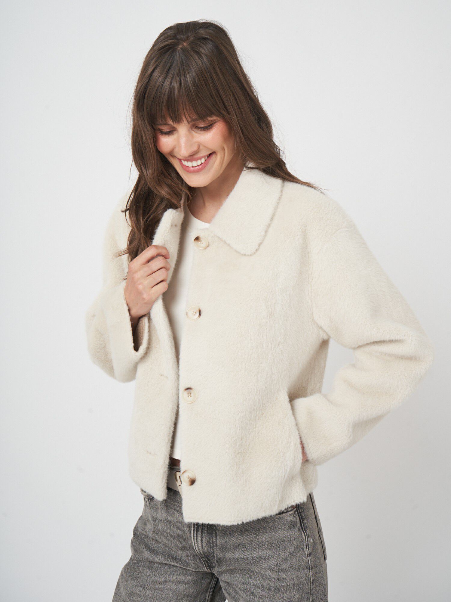 Kurze Faux-Fur-Jacke - weich & stilvoll von REPEAT cashmere