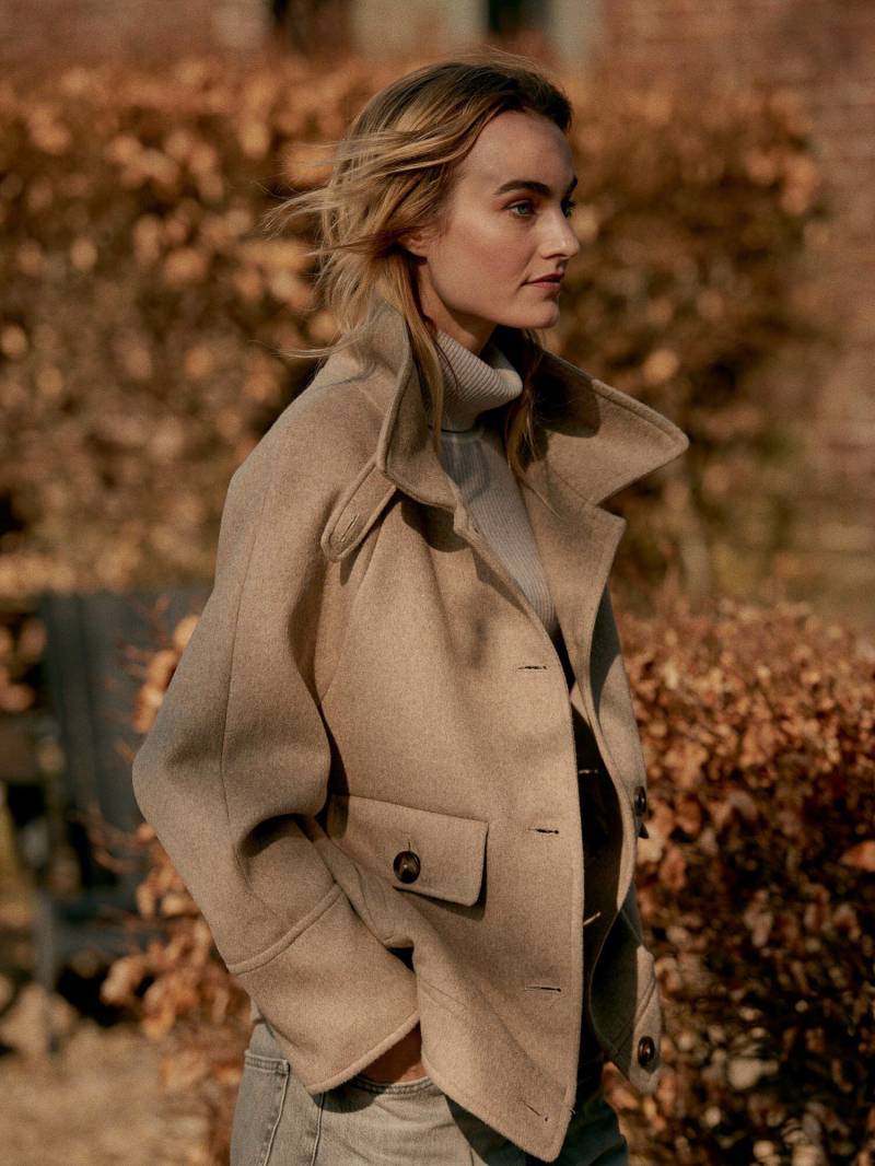 Kurze Wolljacke - lässig-elegant mit Taschen von REPEAT cashmere