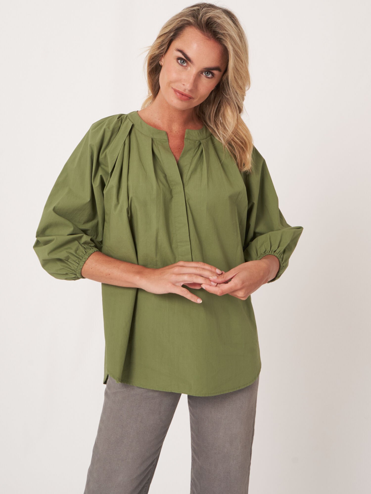 Locker geschnittene Bluse mit 3/4 Raglan-Puffärmeln von REPEAT cashmere