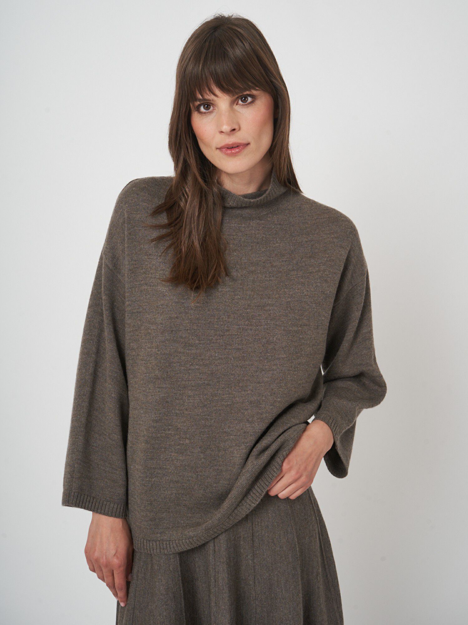 Merinopullover mit 3/4-Ärmeln und Stehkragen von REPEAT cashmere