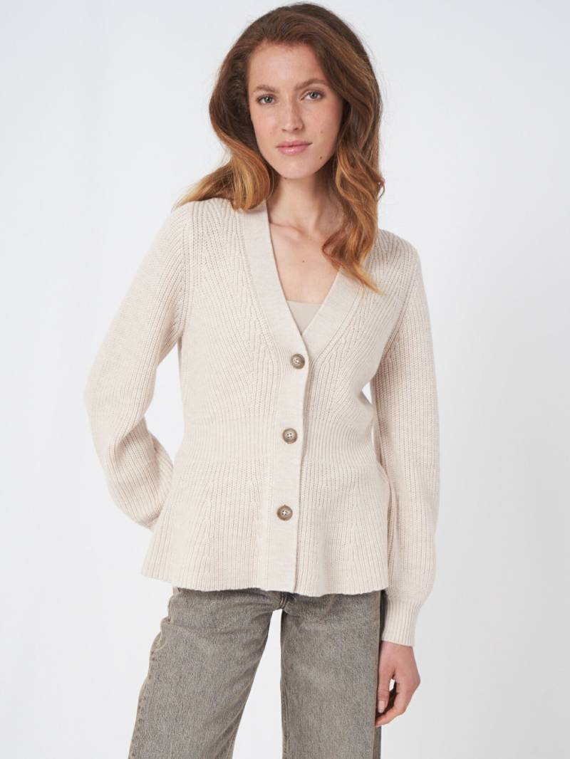 Merinowoll-Cardigan mit Knopfleiste und Schößchen von REPEAT cashmere