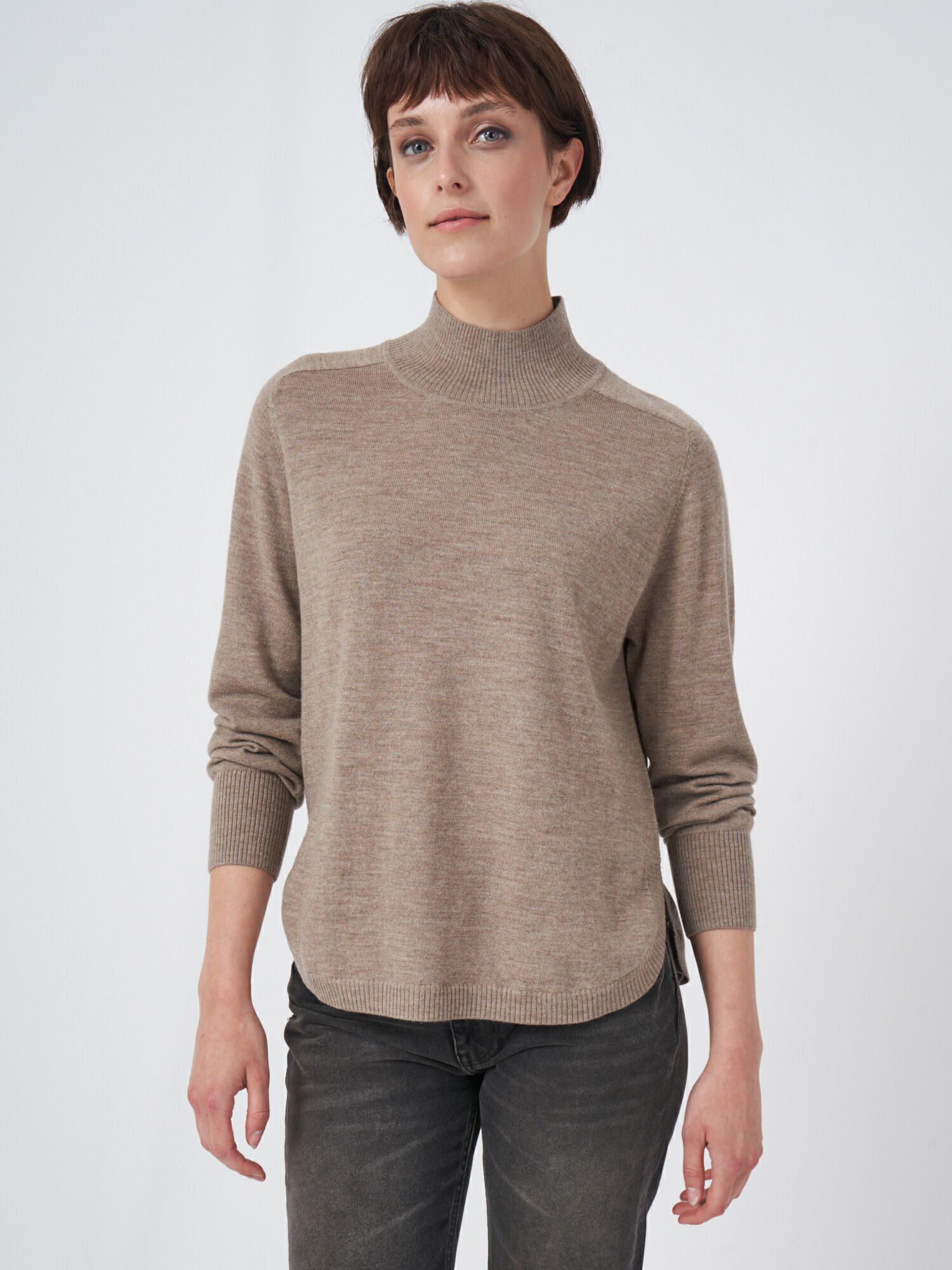Merinowollpullover mit geripptem Stehkragen von REPEAT cashmere