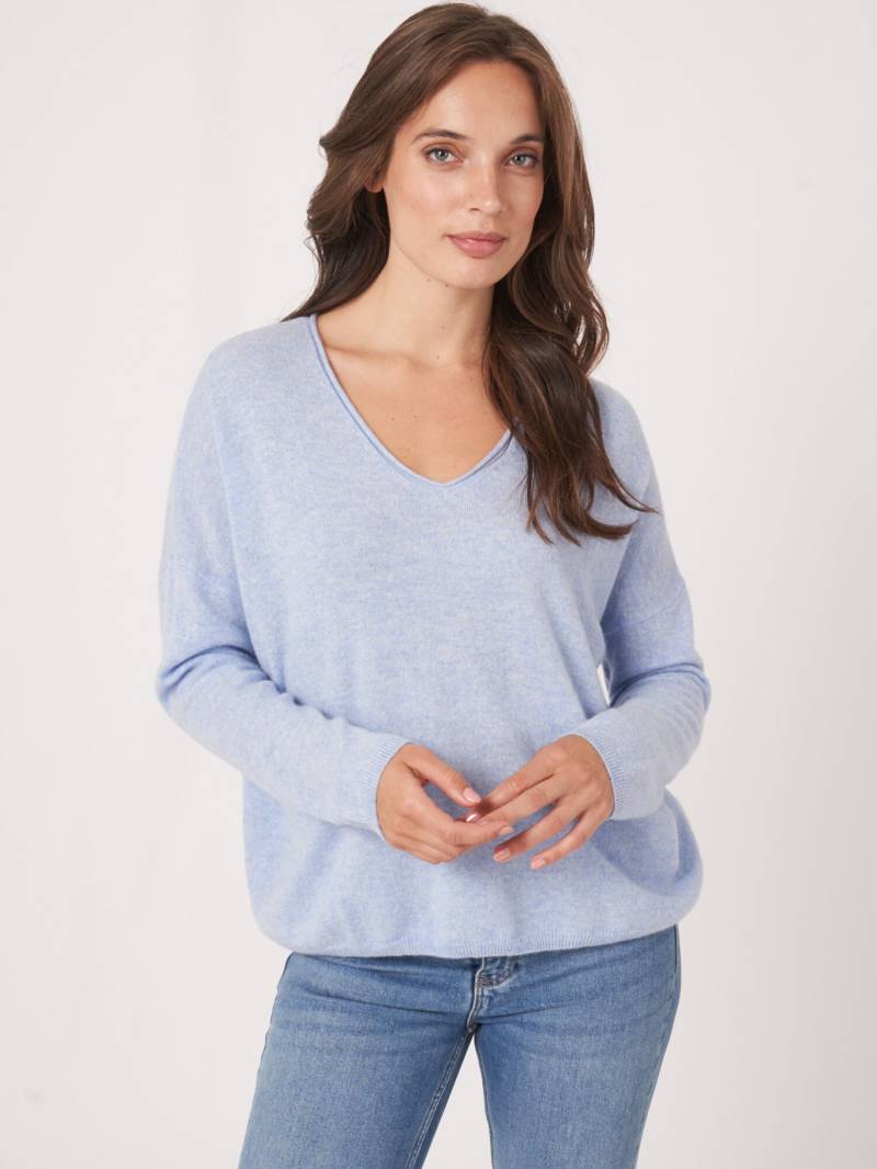 Oversized Bio-Kaschmir-Pullover mit V-Ausschnitt von REPEAT cashmere
