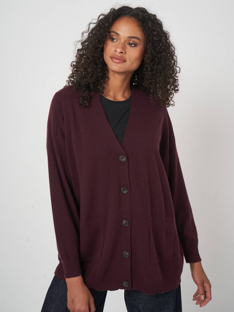 Oversized Feinstrick-Cardigan mit V-Ausschnitt von REPEAT cashmere