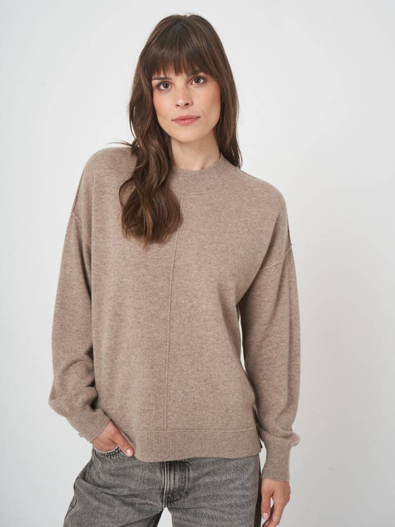 Oversized-Kaschmirpullover mit Stehkragen von REPEAT cashmere