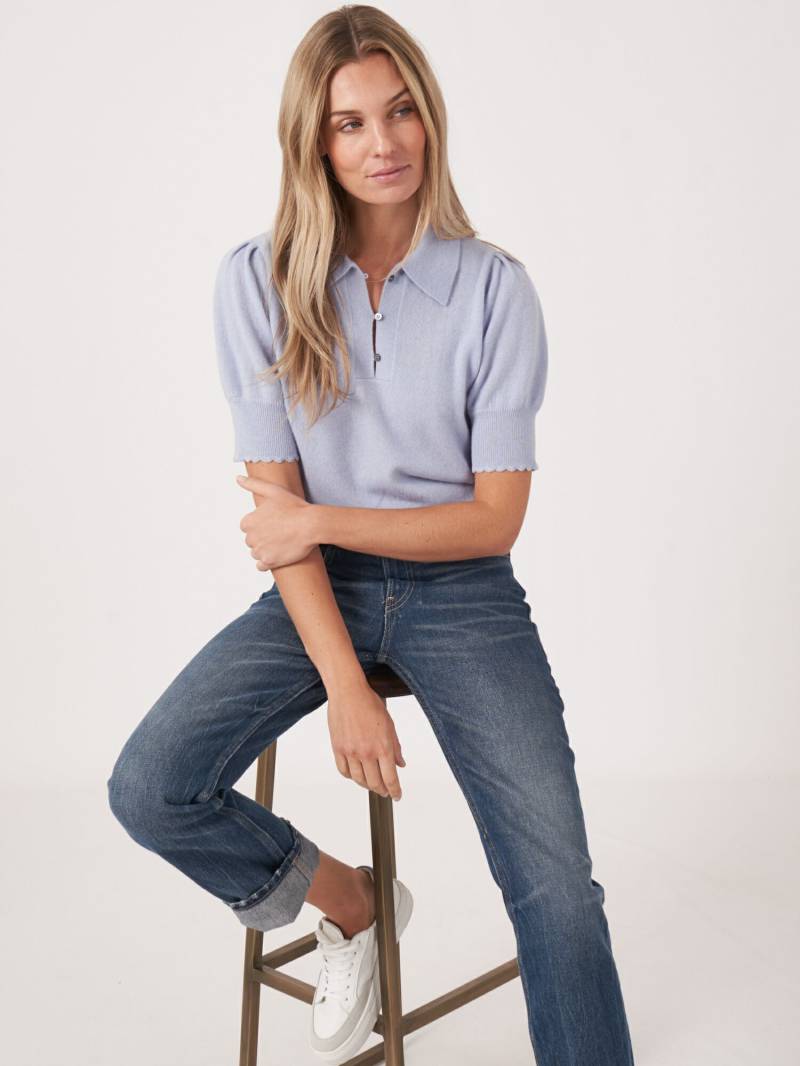 Polokragenpullover mit kurzen Puffärmeln und Häkeldetails von REPEAT cashmere