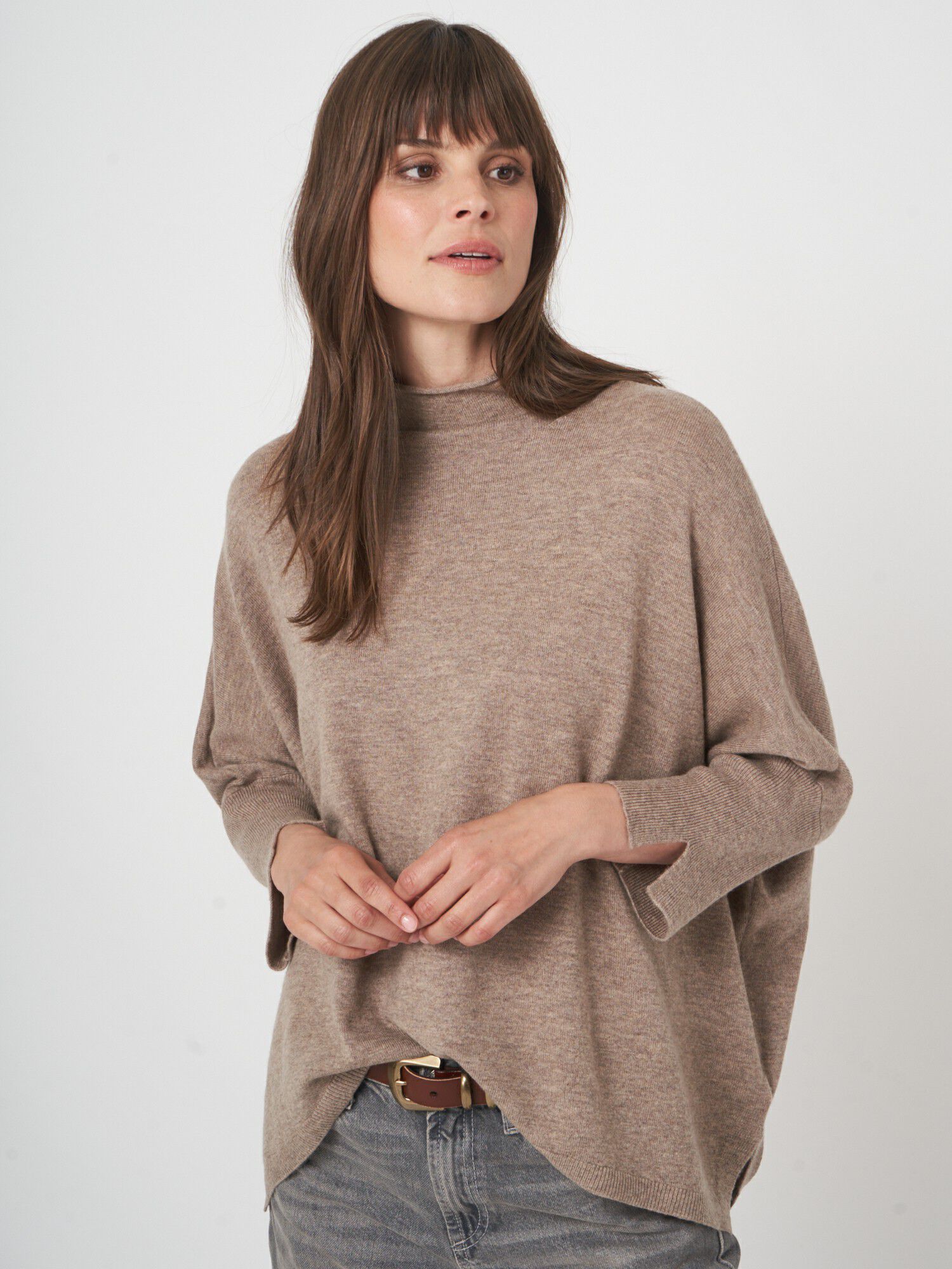 Poncho-Pullover aus Kaschmir-Mix mit weiter Passform von REPEAT cashmere