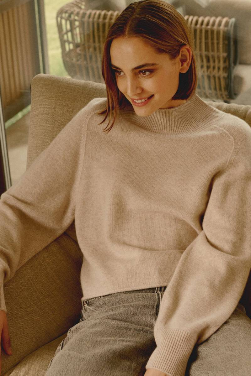 Puffärmel-Pullover mit Stehkragen aus Bio-Kaschmir von REPEAT cashmere