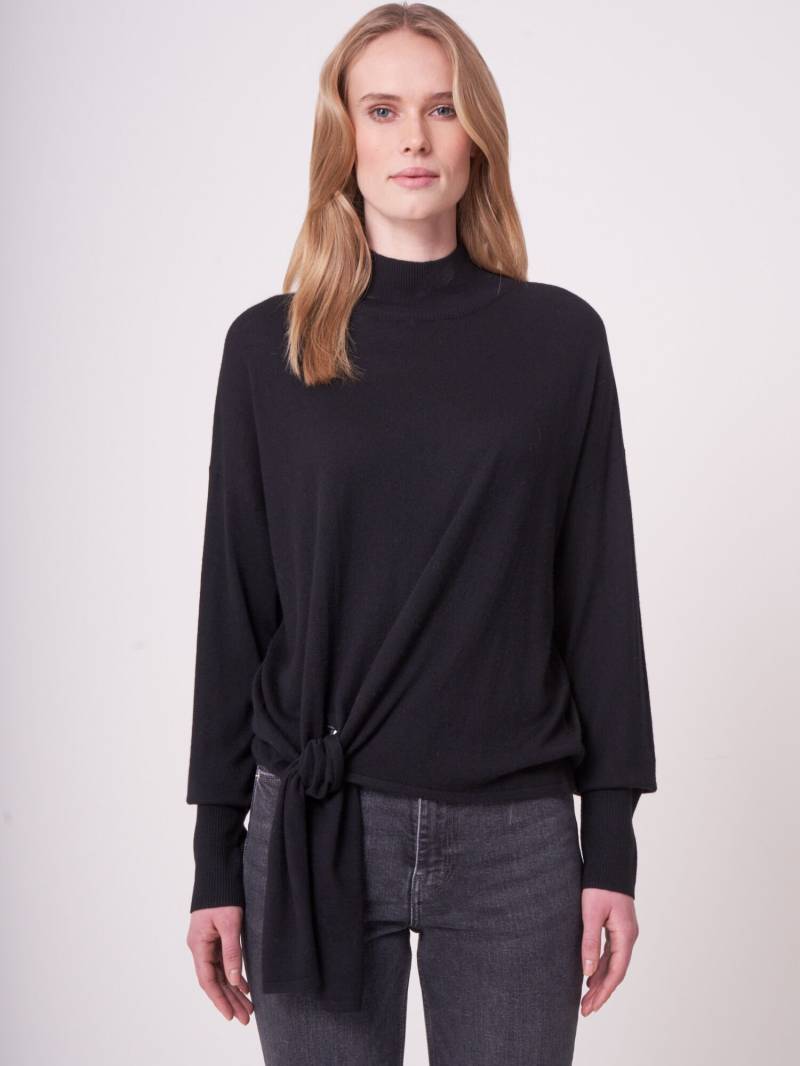 Pullover aus Kaschmir-Mischung mit Bindeband am Saum von REPEAT cashmere