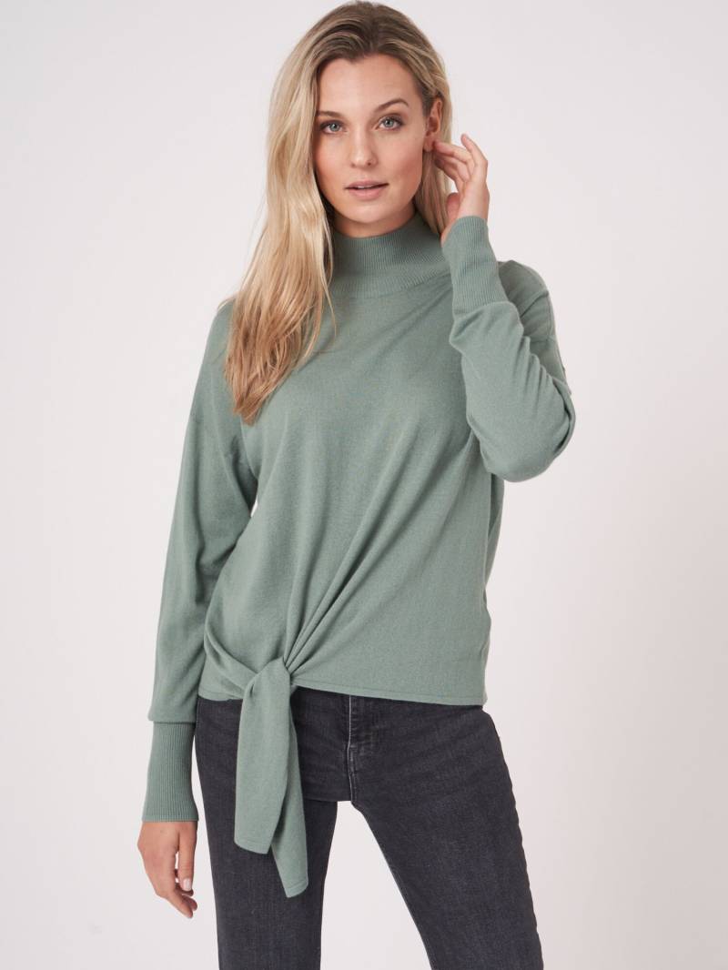 Pullover aus Kaschmir-Mischung mit Bindeband am Saum von REPEAT cashmere