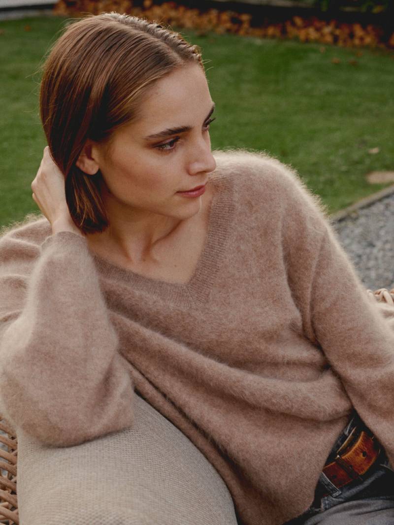 Pullover aus gebürstetem Kaschmir mit langen Puffärmeln von REPEAT cashmere